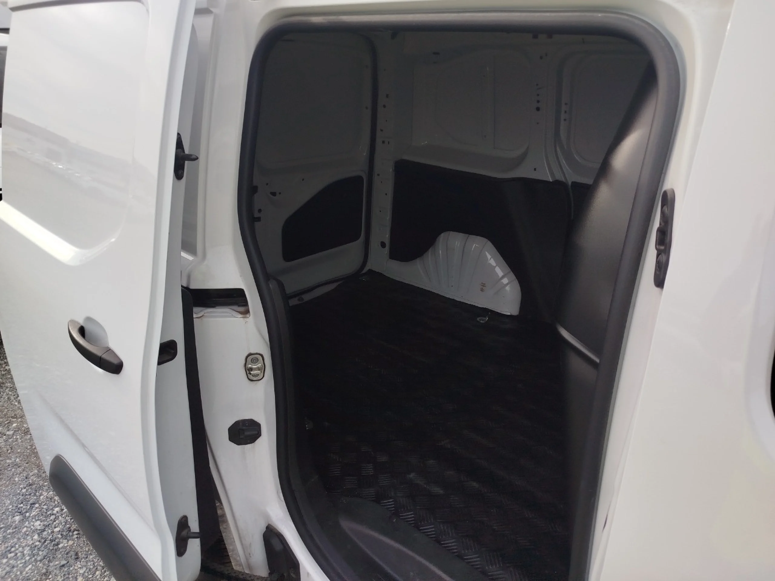 Peugeot Partner Standard 600kg BlueHDi 73kW - Foto 8