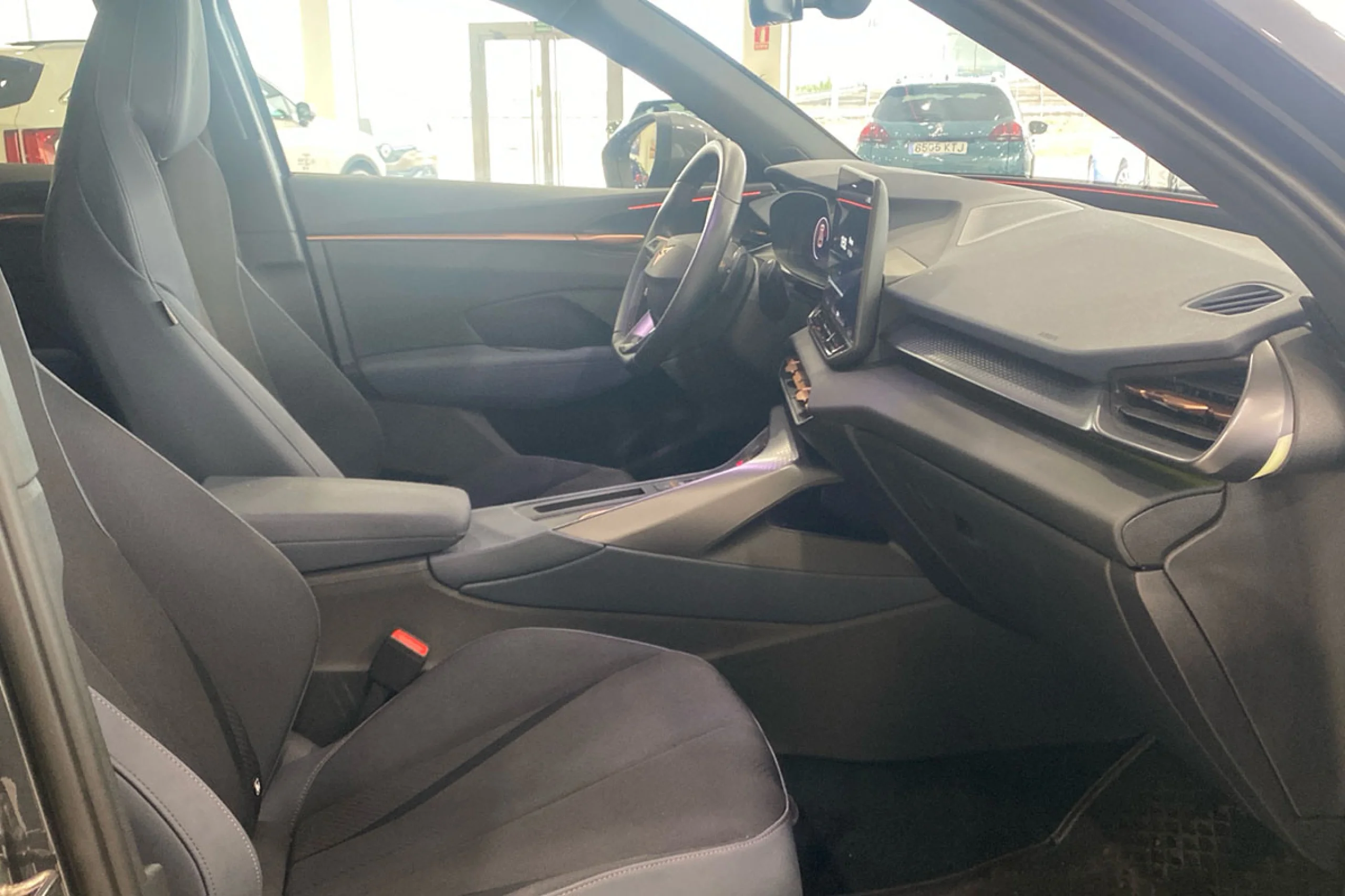 CUPRA Terramar 1.5 eTSI 110kW 150 CV DSG - Foto 8