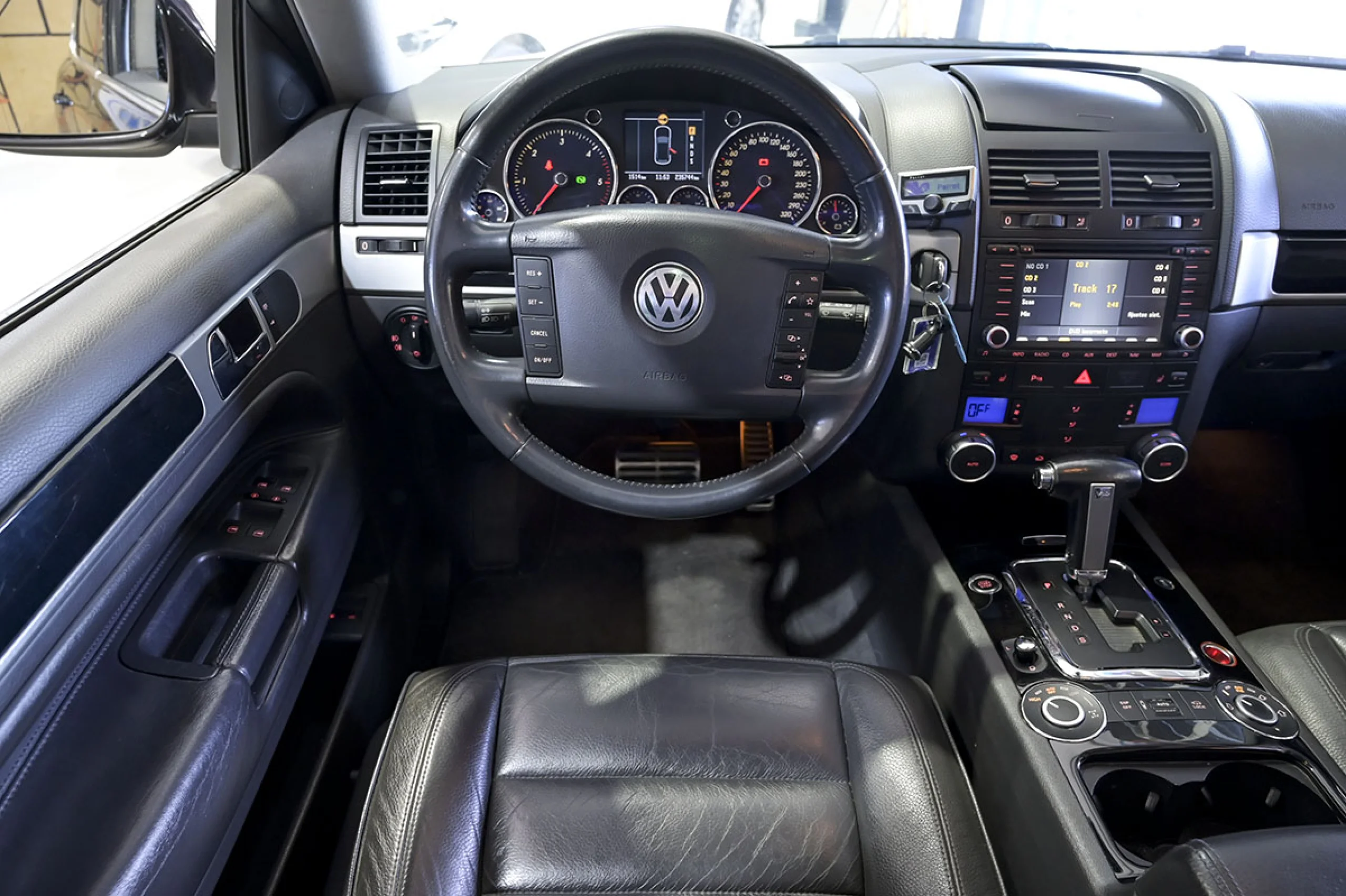 Volkswagen Touareg 5.0 V10 TDI Tiptronic - Foto 29