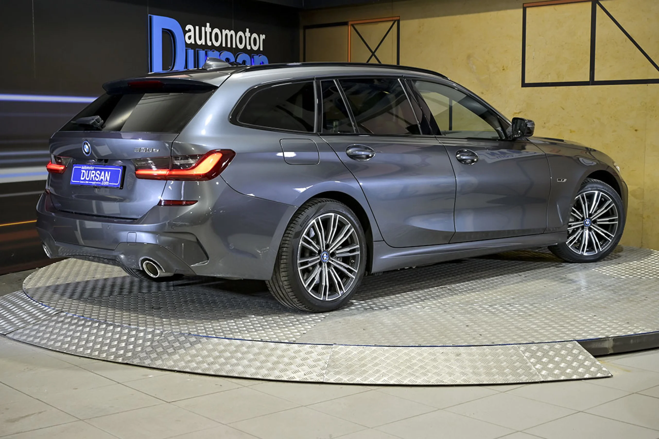 BMW 330 Serie 3 330e xDrive Touring - Foto 5