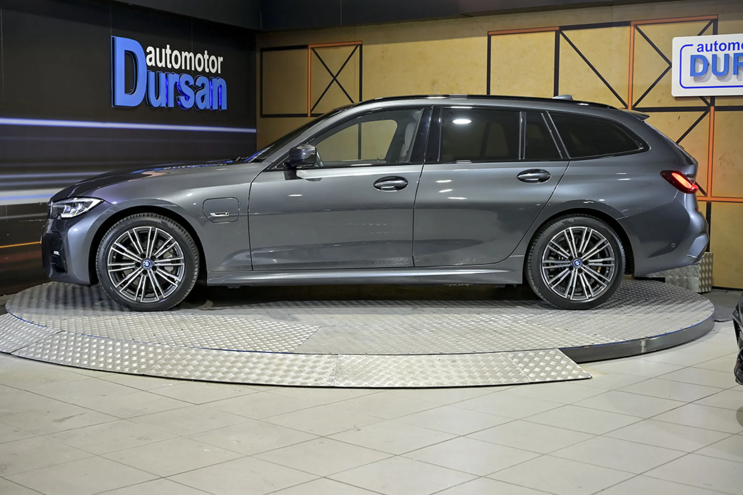 BMW 330 Serie 3 330e xDrive Touring - Foto 19