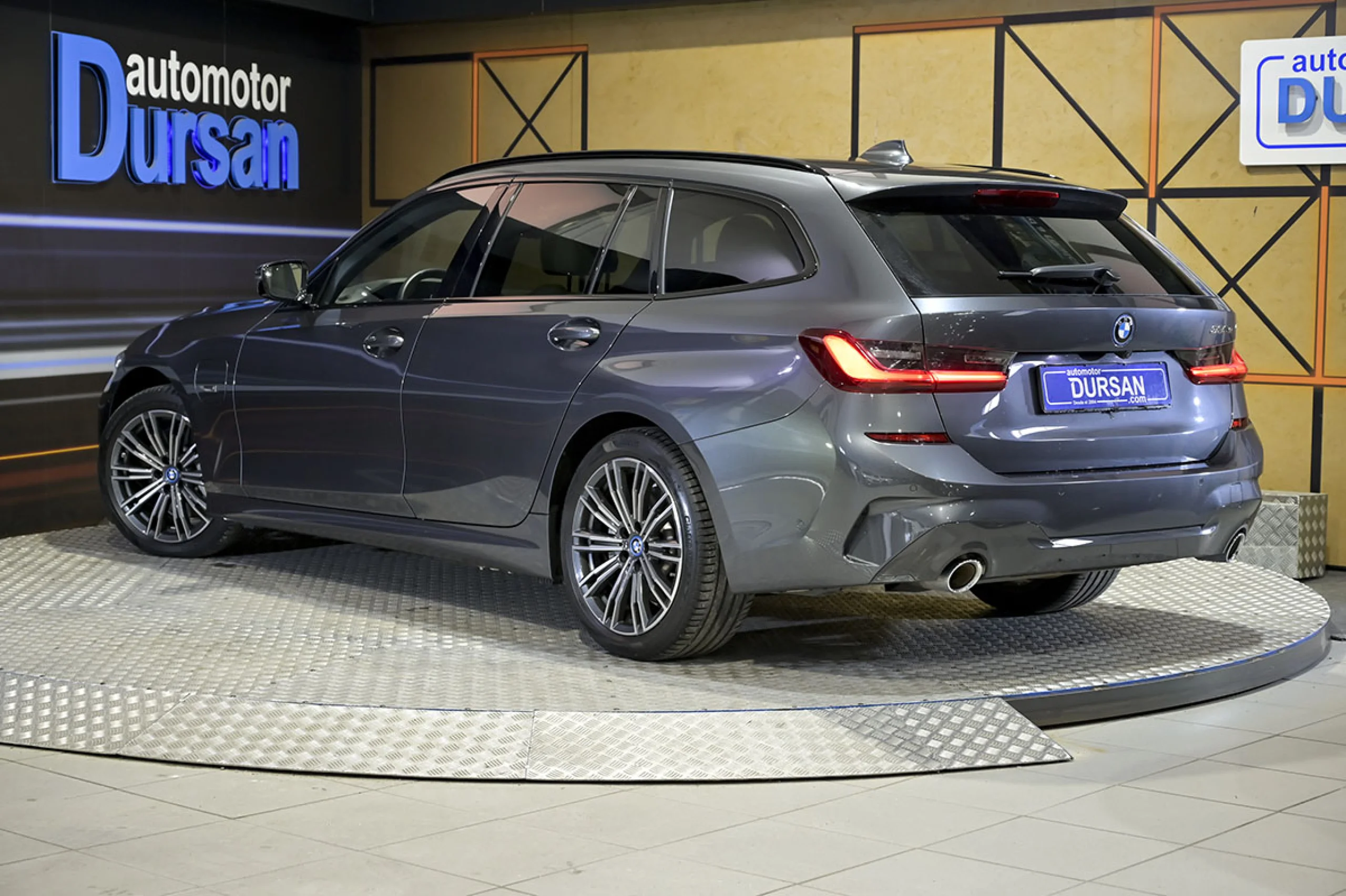 BMW 330 Serie 3 330e xDrive Touring - Foto 4