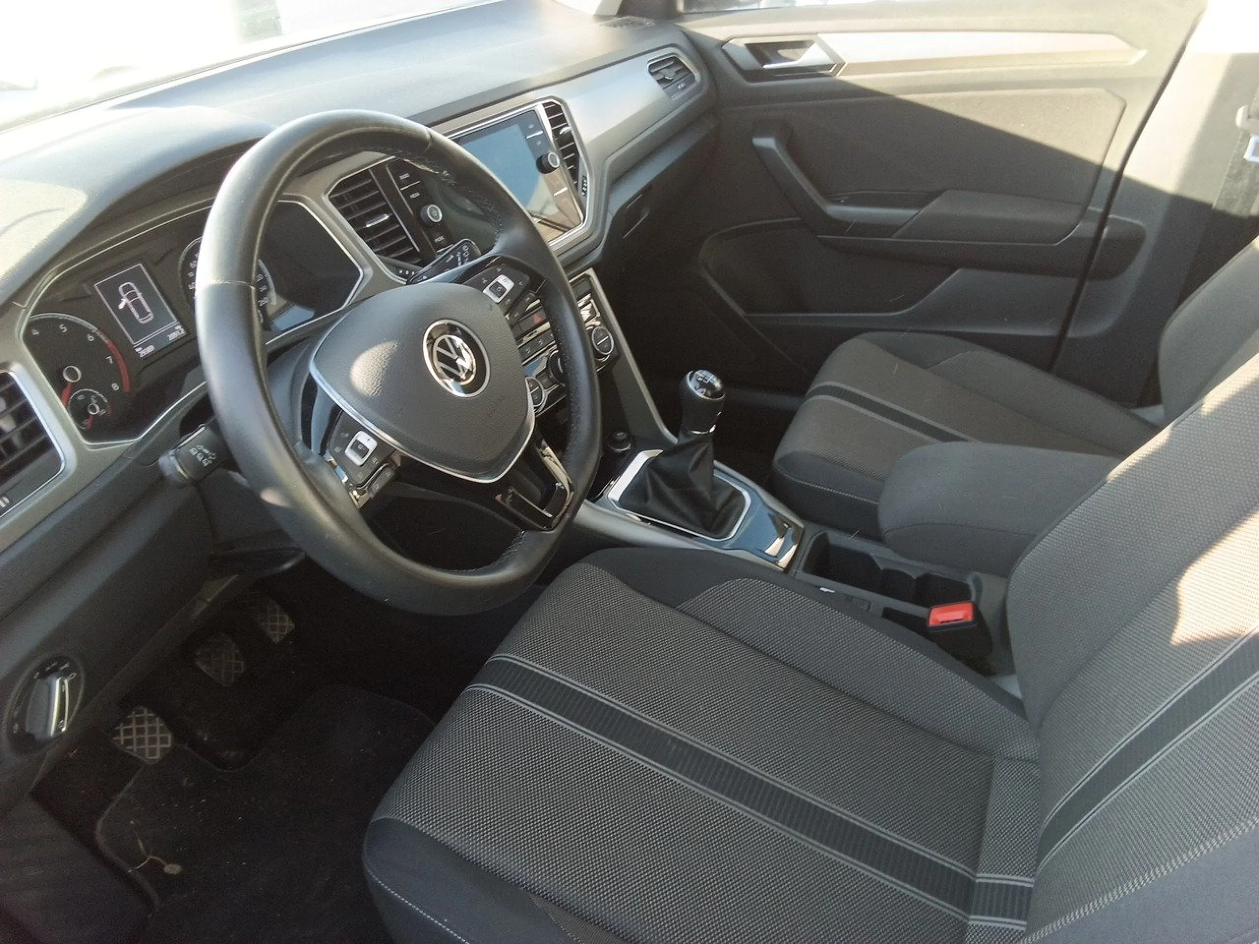 Volkswagen T-Roc (O) Advance R-Line 1.0 TSI 81kW (110CV) - Foto 7