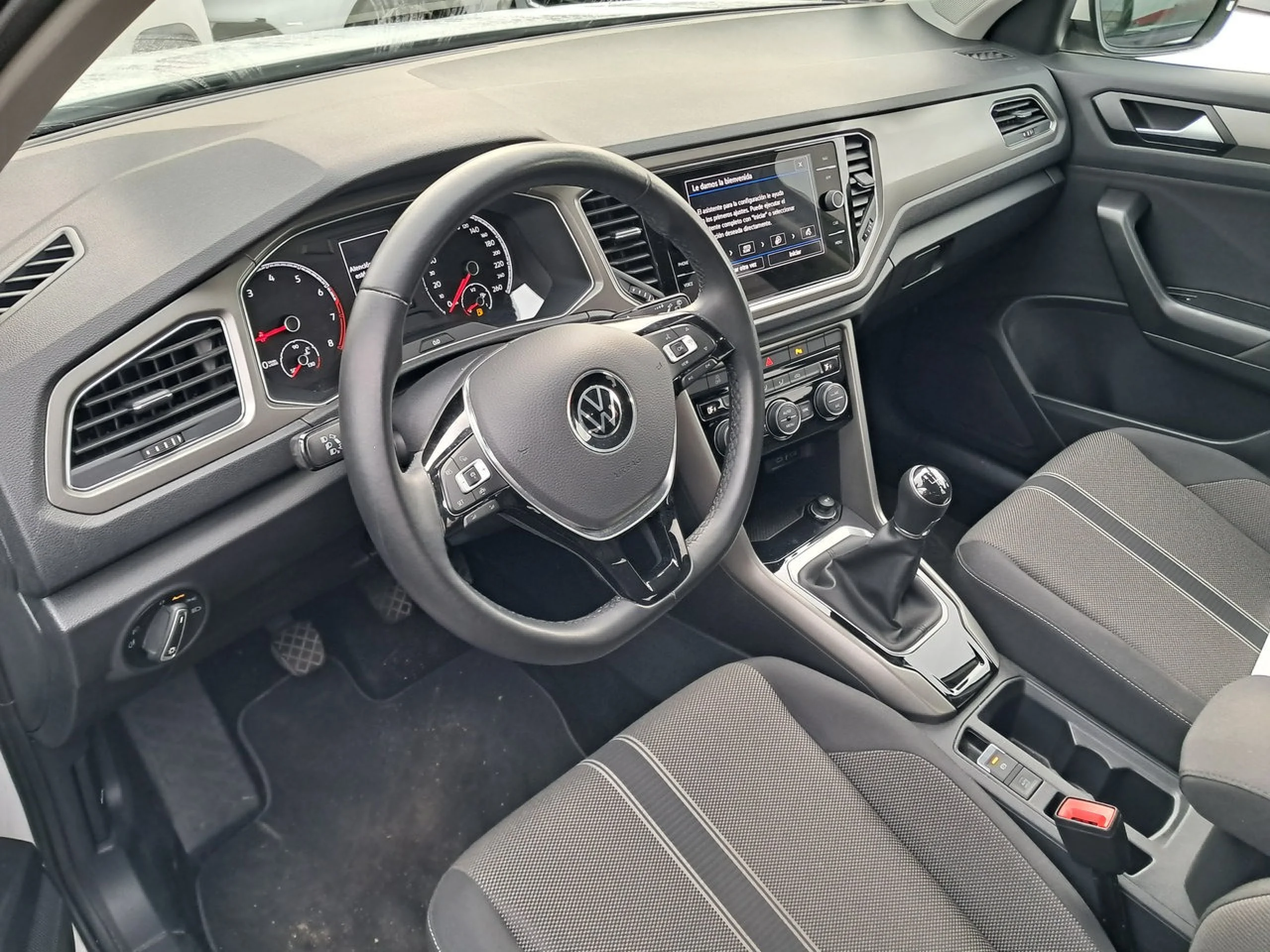 Volkswagen T-Roc (O) Advance R-Line 1.0 TSI 81kW (110CV) - Foto 7