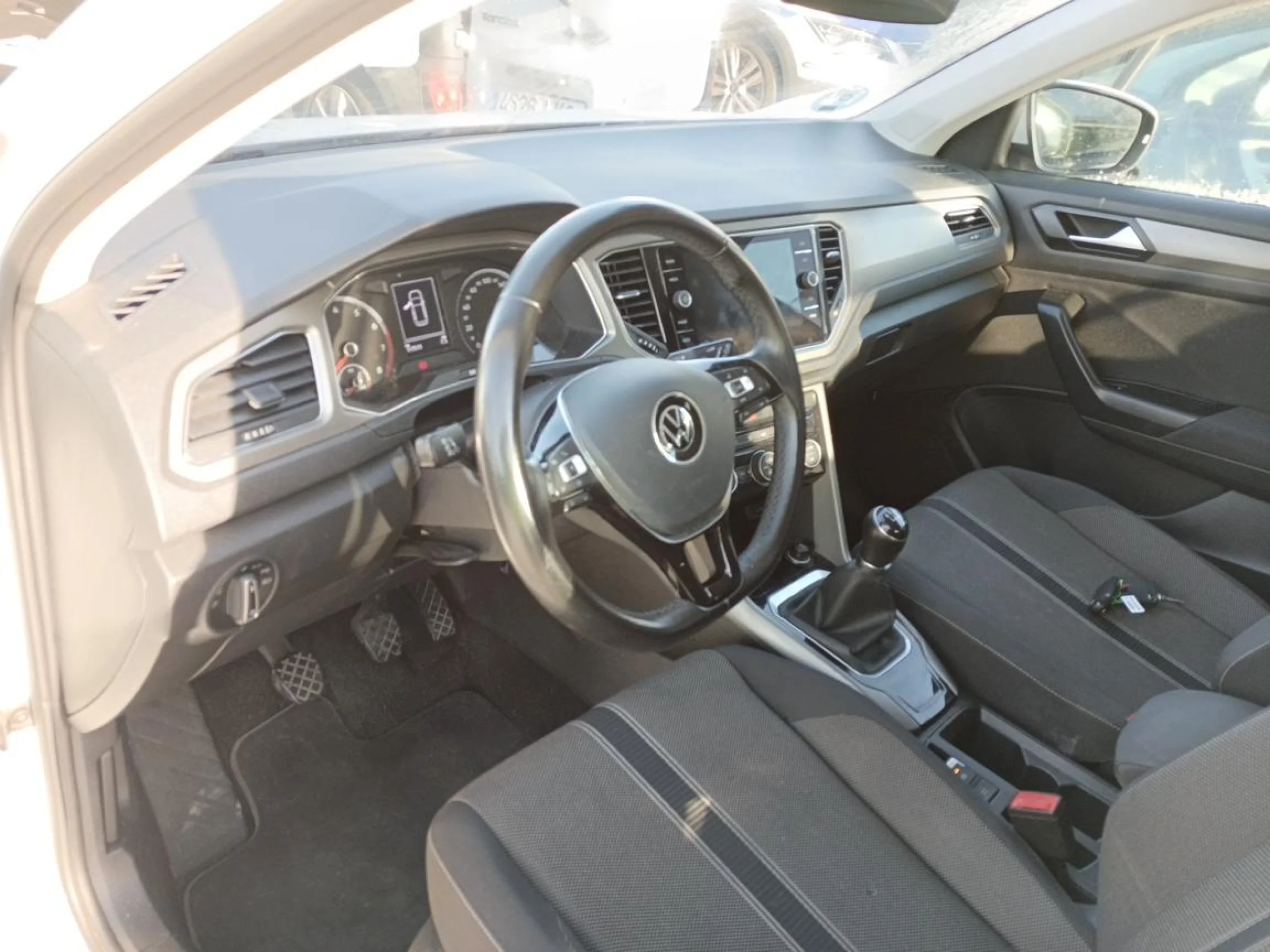 Volkswagen T-Roc Advance 1.0 TSI 81kW (110CV) - Foto 5