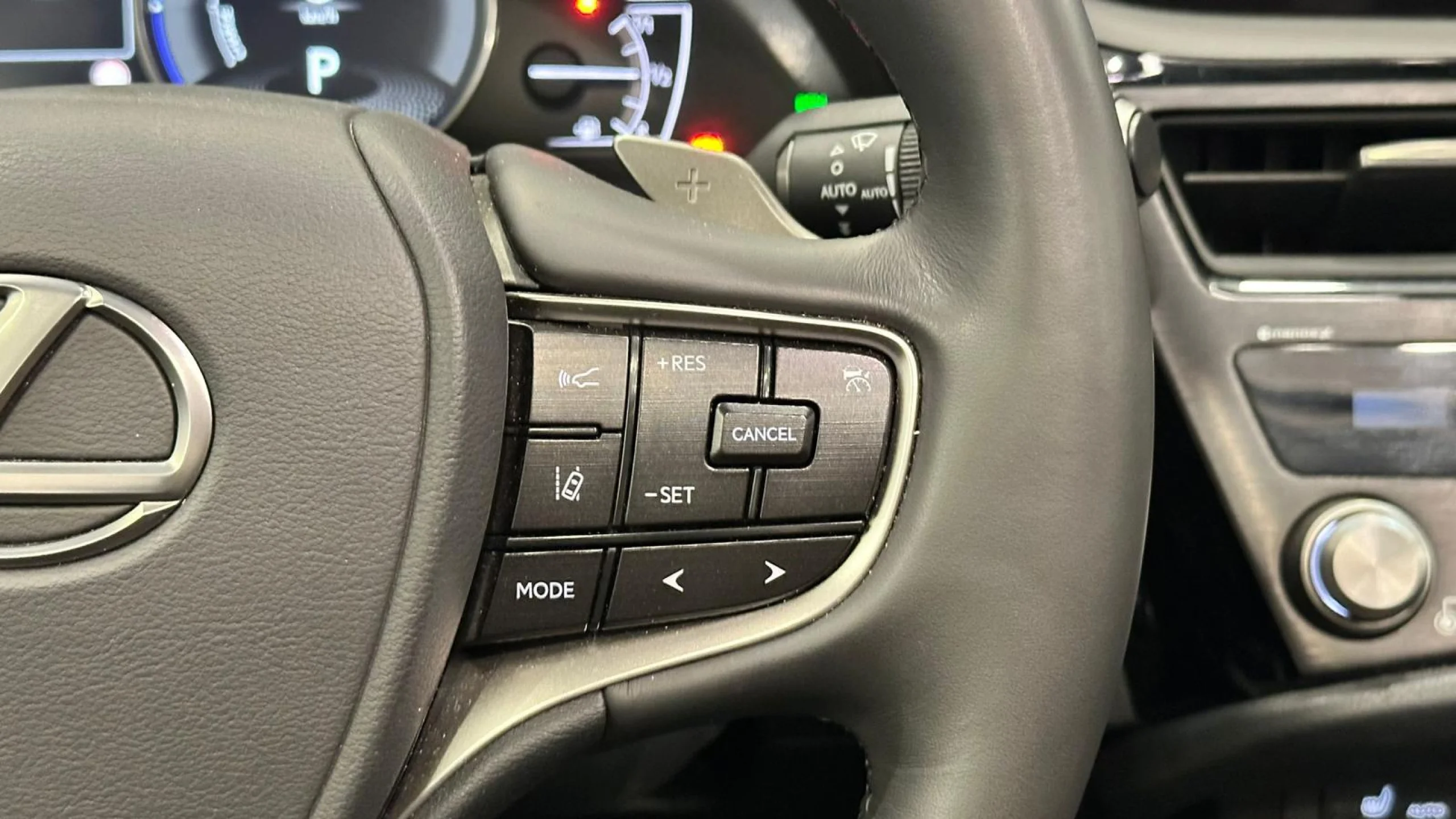 Lexus ES 300h PREMIUM - Foto 13