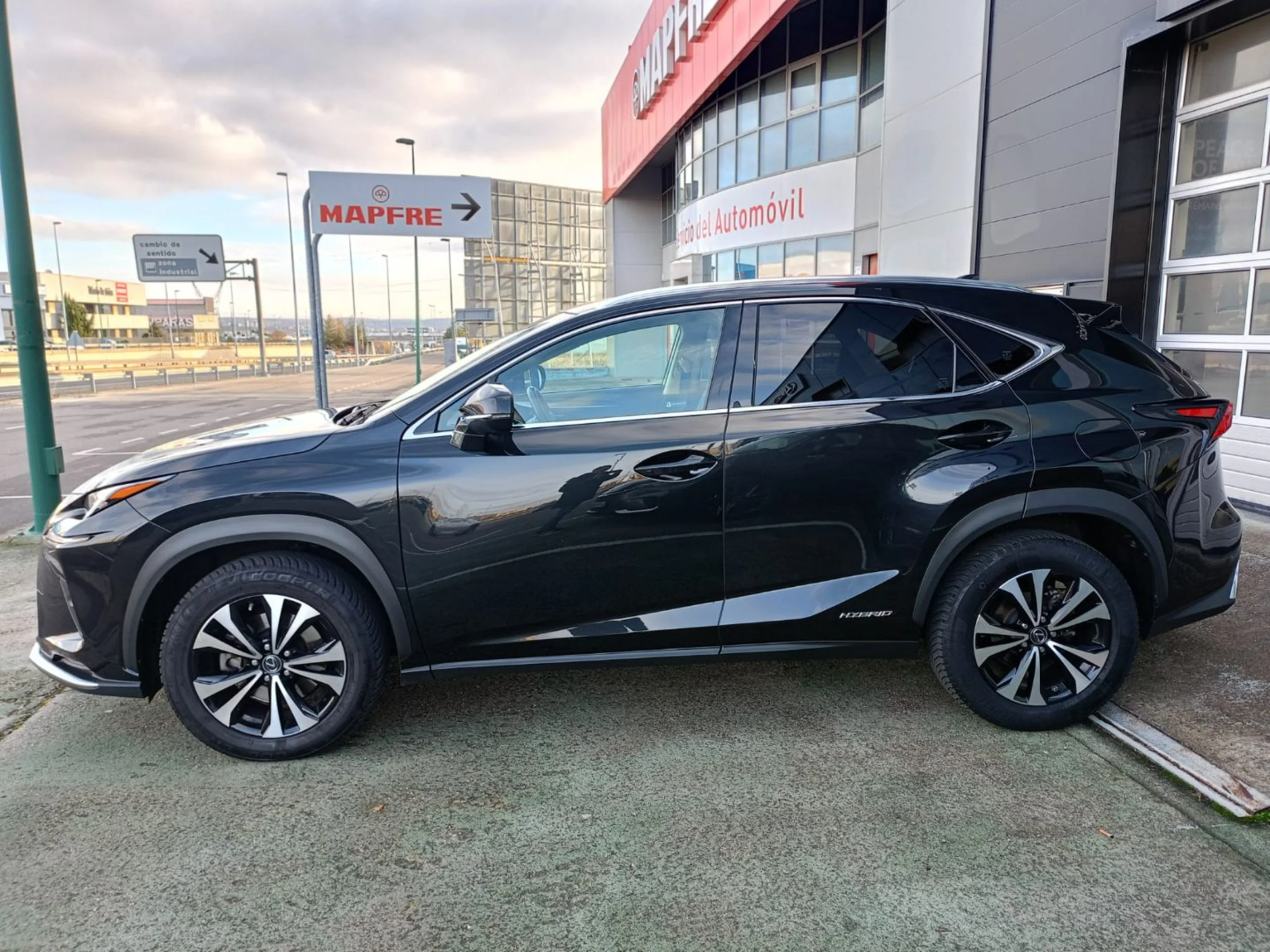 Lexus NX 300h NX 2.5 300h Premium 2WD - Foto 22