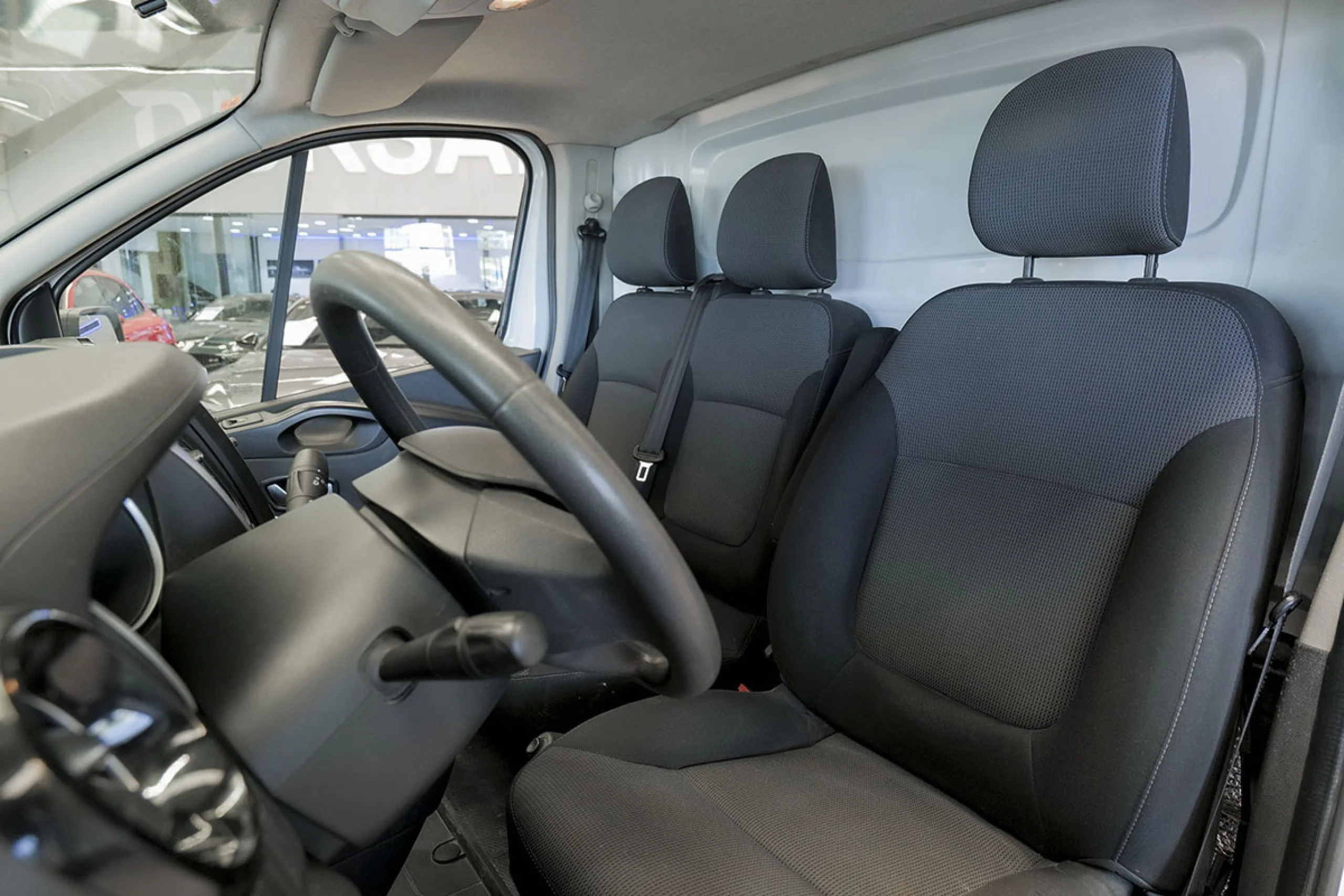 Renault Trafic Furgon 29 L2H1 Energy BluedCi 88 kW - Foto 6