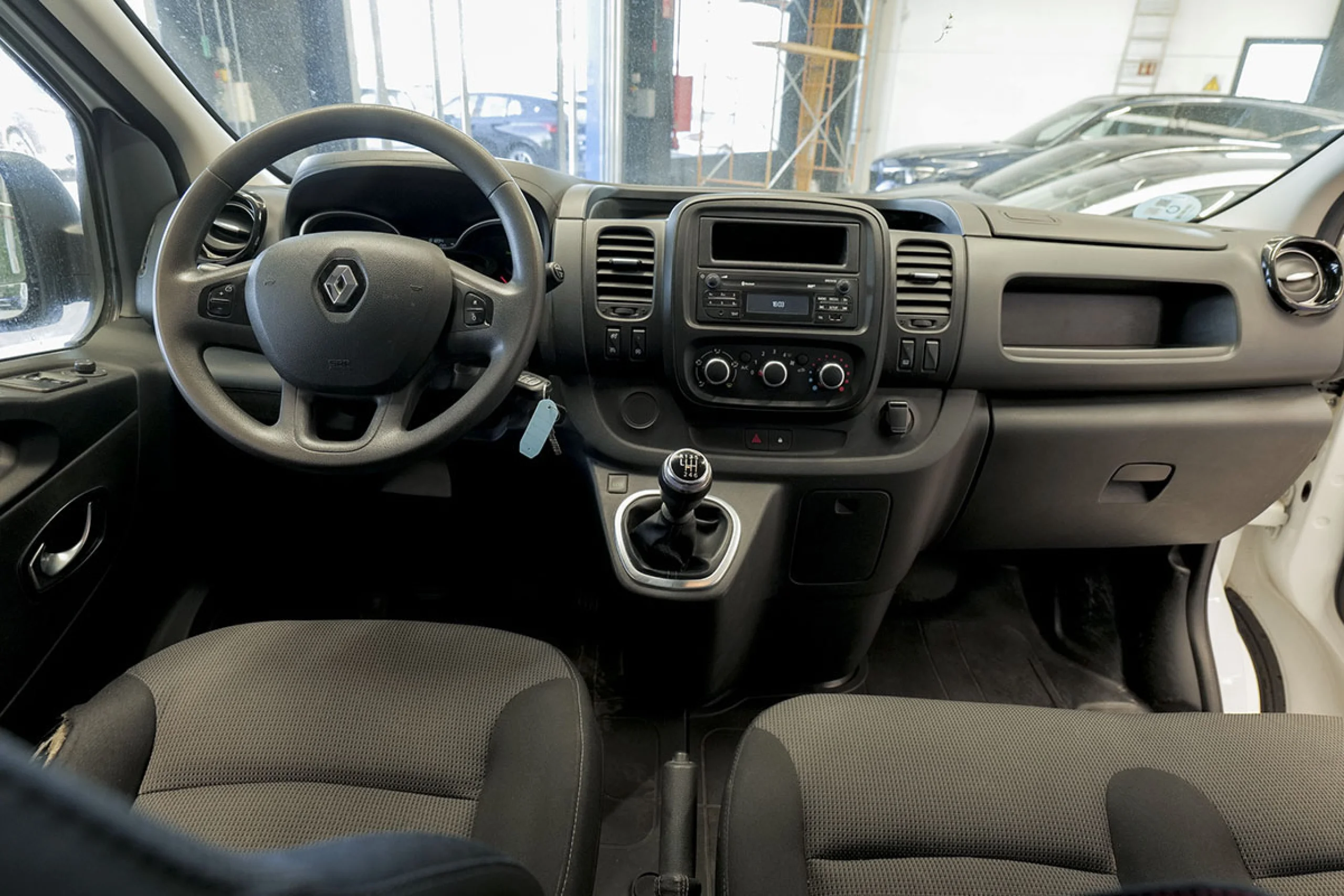 Renault Trafic Furgon 29 L2H1 Energy BluedCi 88 kW - Foto 5