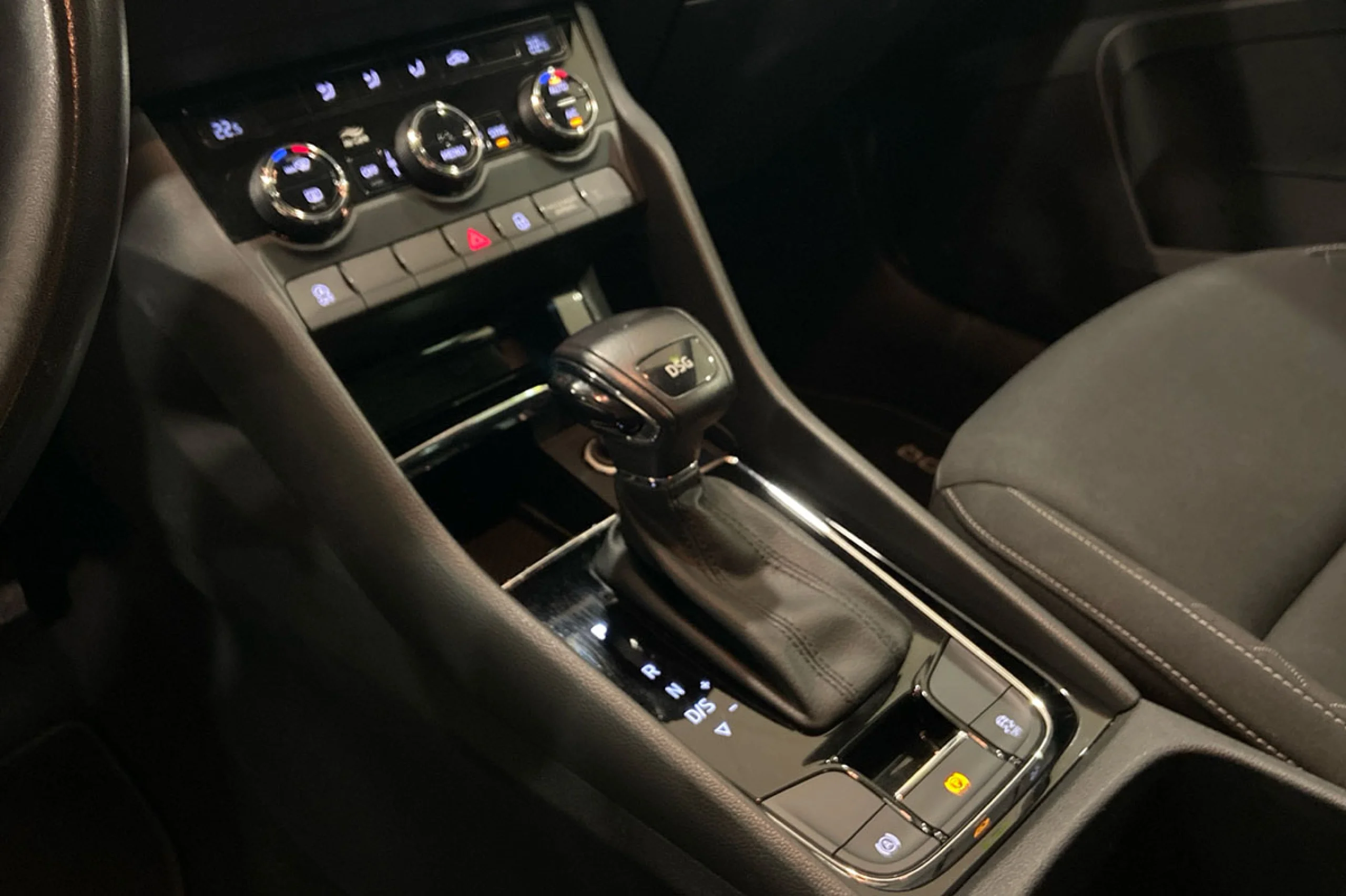 Skoda Karoq 2.0 TDI 85kW 115CV DSG Ambition - Foto 23