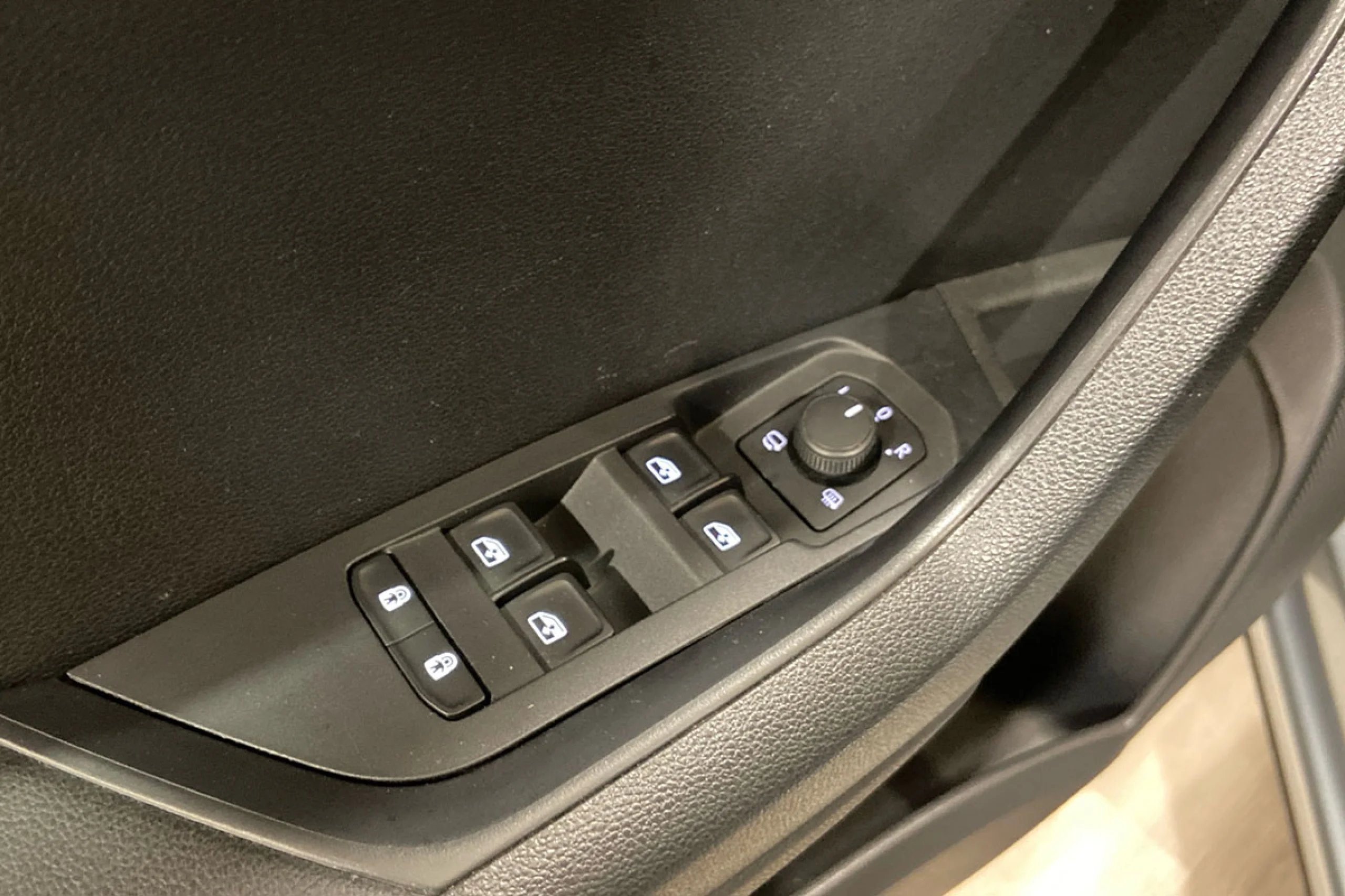 Skoda Karoq 2.0 TDI 85kW 115CV DSG Ambition - Foto 20