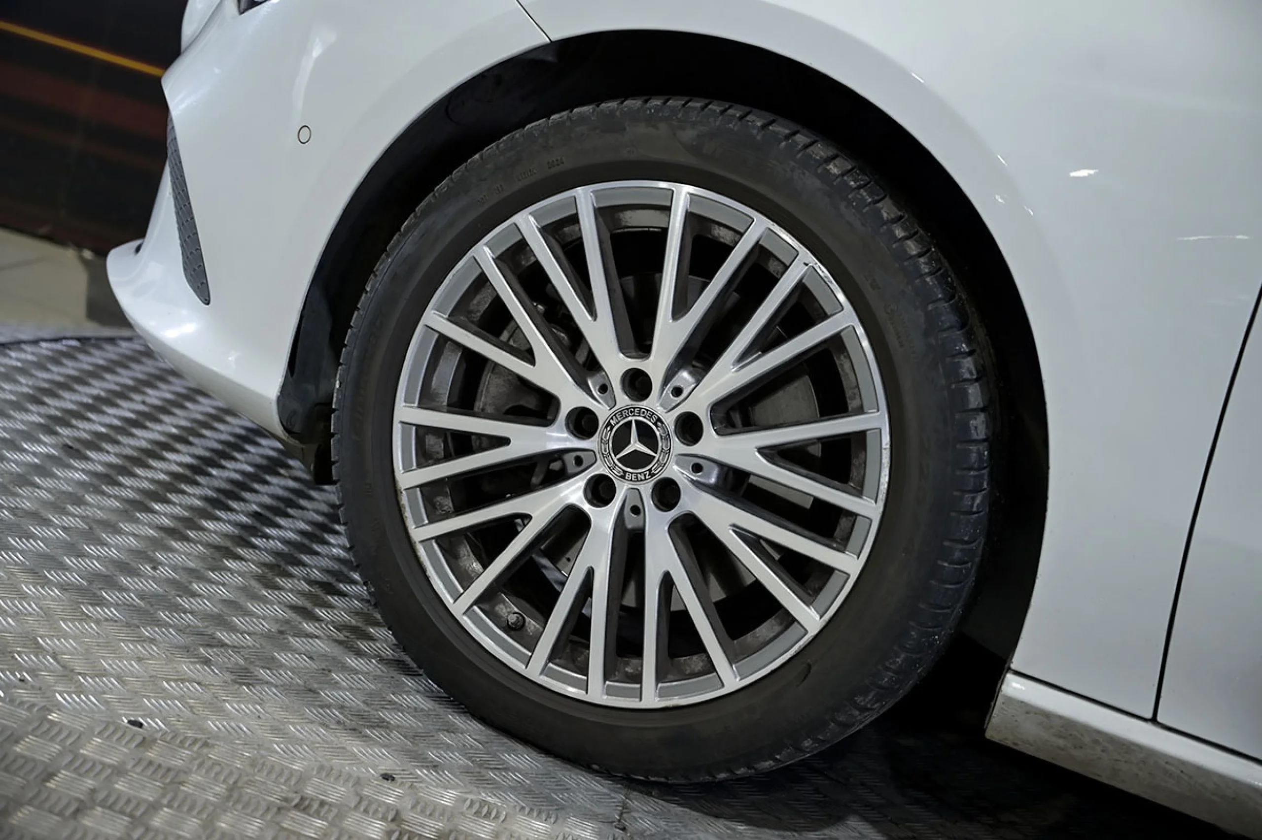 Mercedes-Benz CLA 250 MERCEDES-BENZ CLA CLA 250 e - Foto 13
