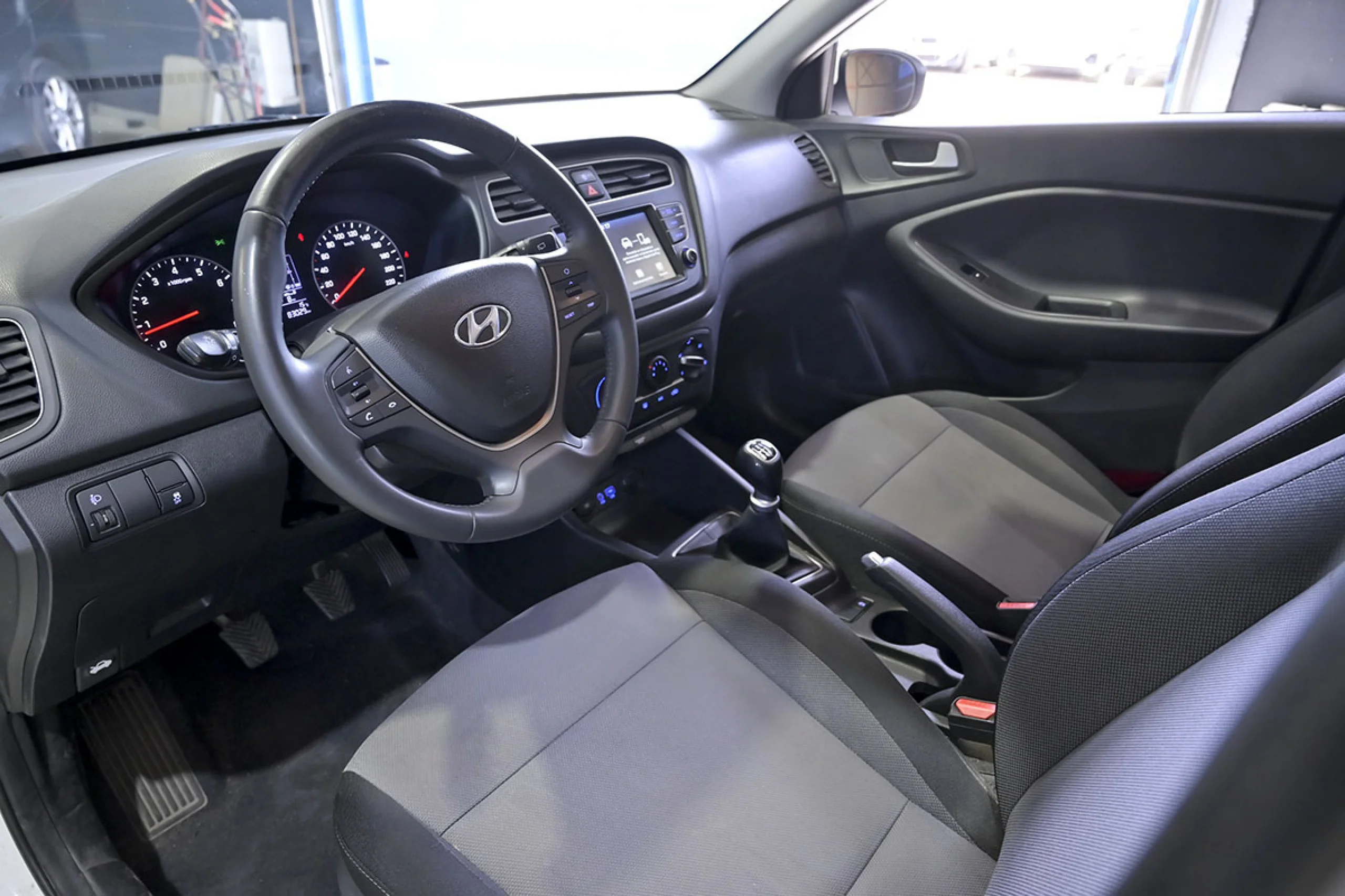 Hyundai I20 1.2 MPI 55kW 75CV Essence - Foto 6