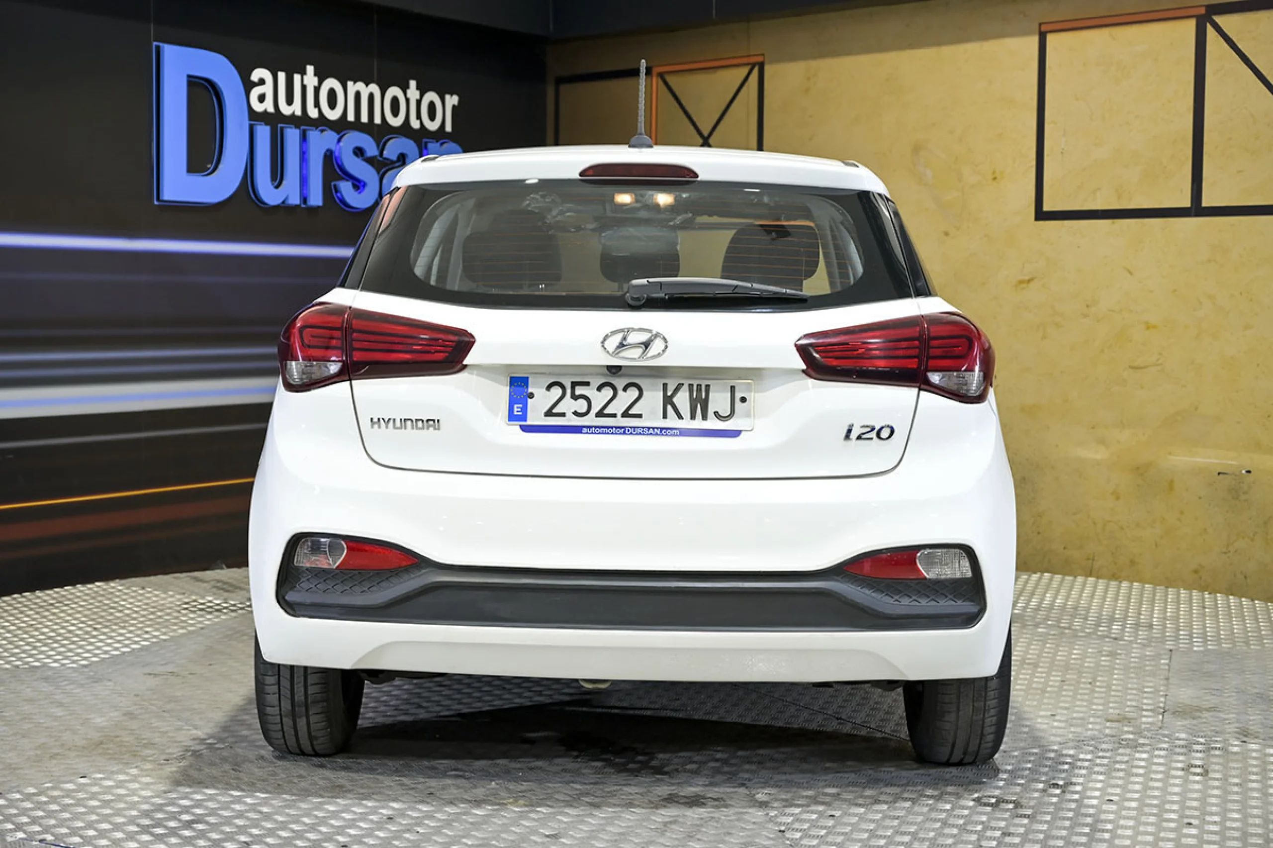 Hyundai I20 1.2 MPI 55kW 75CV Essence - Foto 11