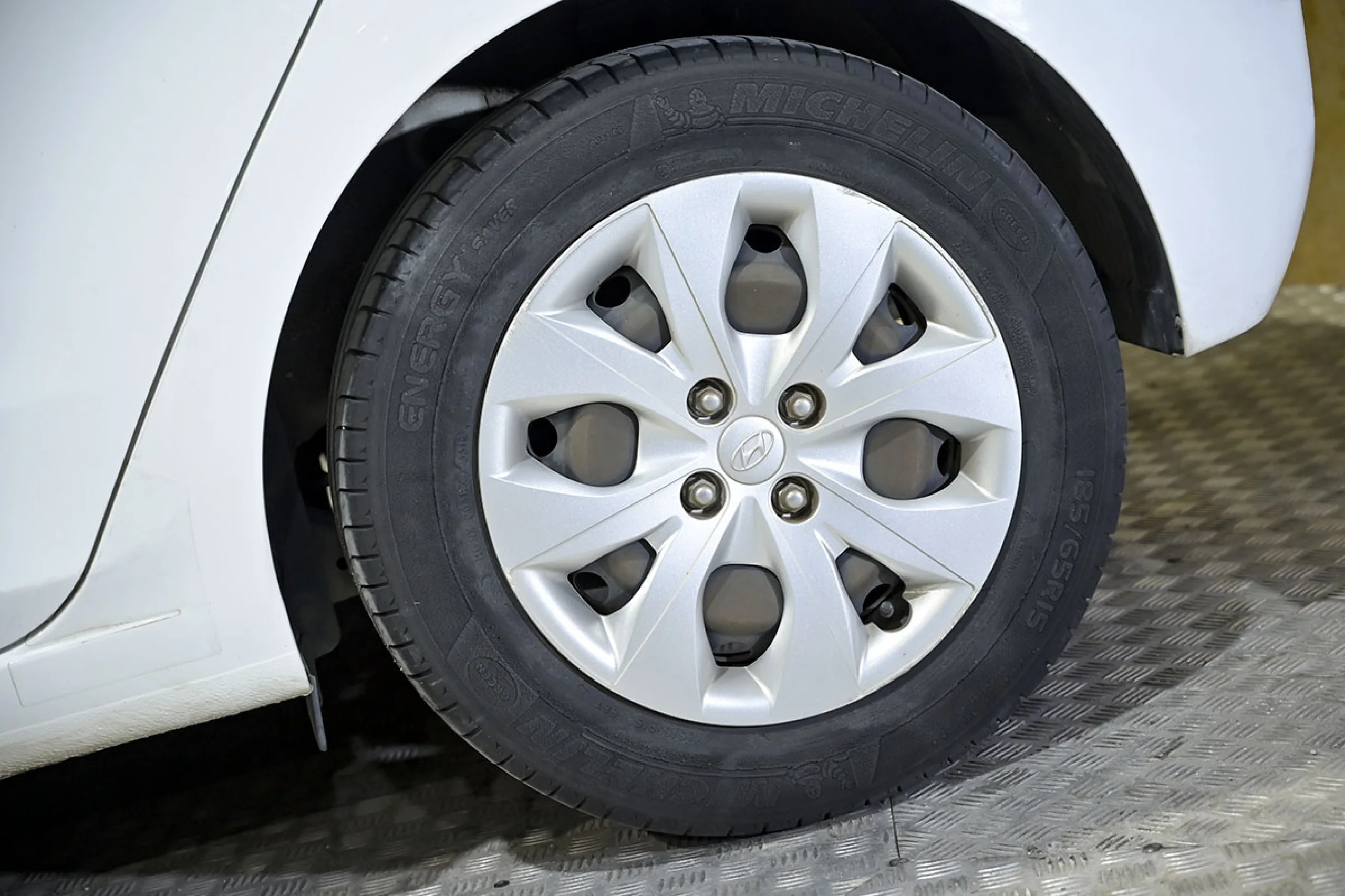 Hyundai I20 1.2 MPI 55kW 75CV Essence - Foto 13