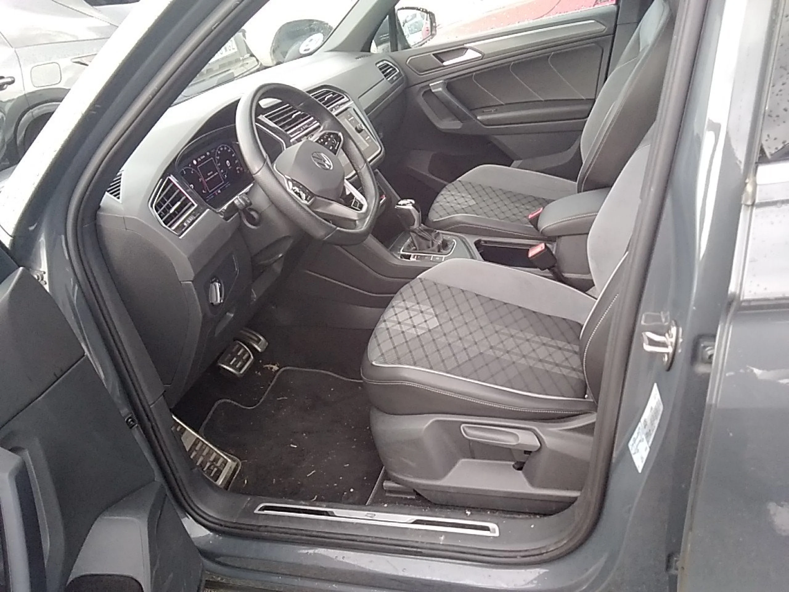 Volkswagen Tiguan R-Line 2.0 TDI 110kW (150CV) DSG - Foto 7