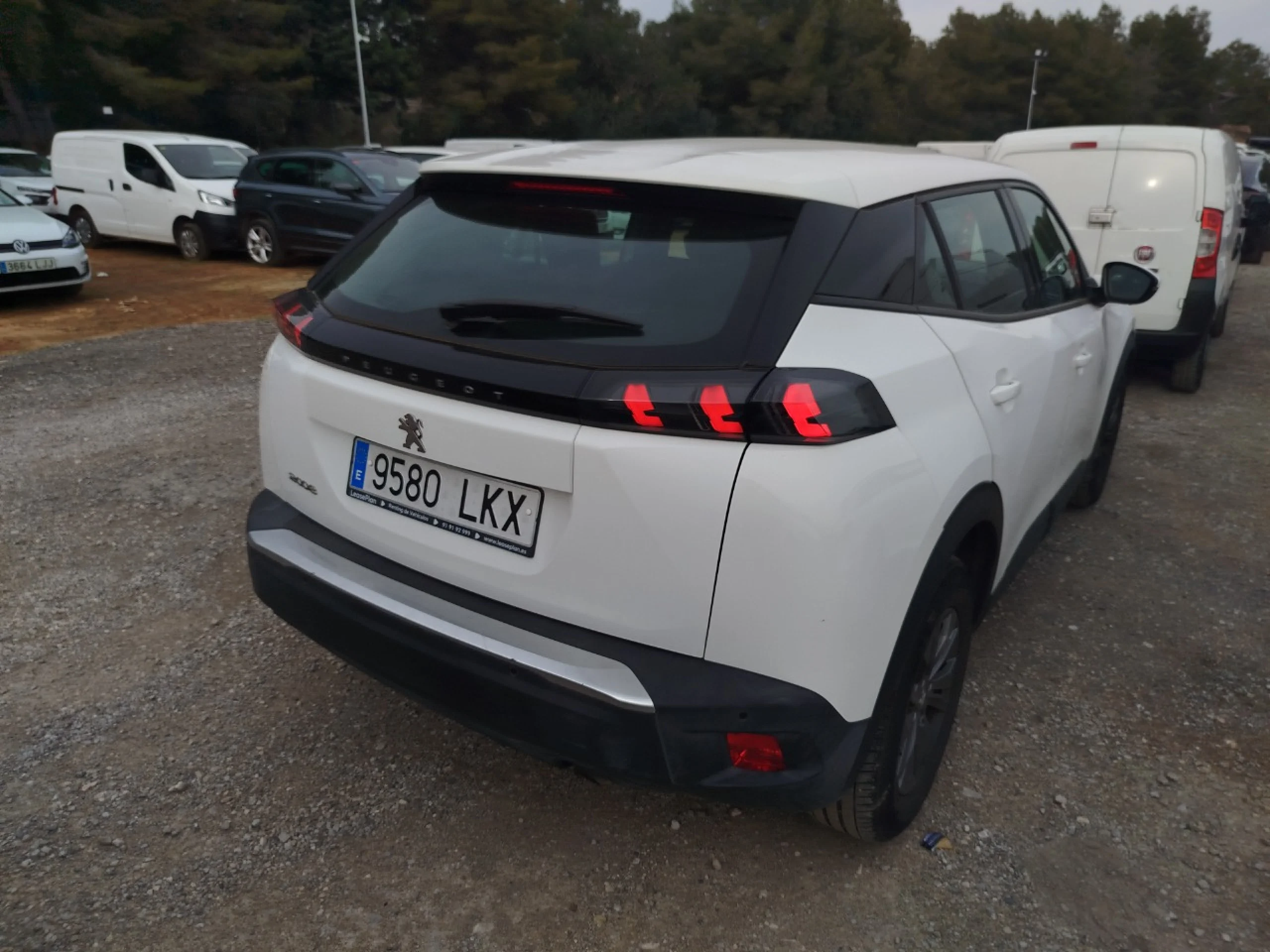 Peugeot 2008 Active Puretech 100 S&amp;S BVM6 - Foto 4