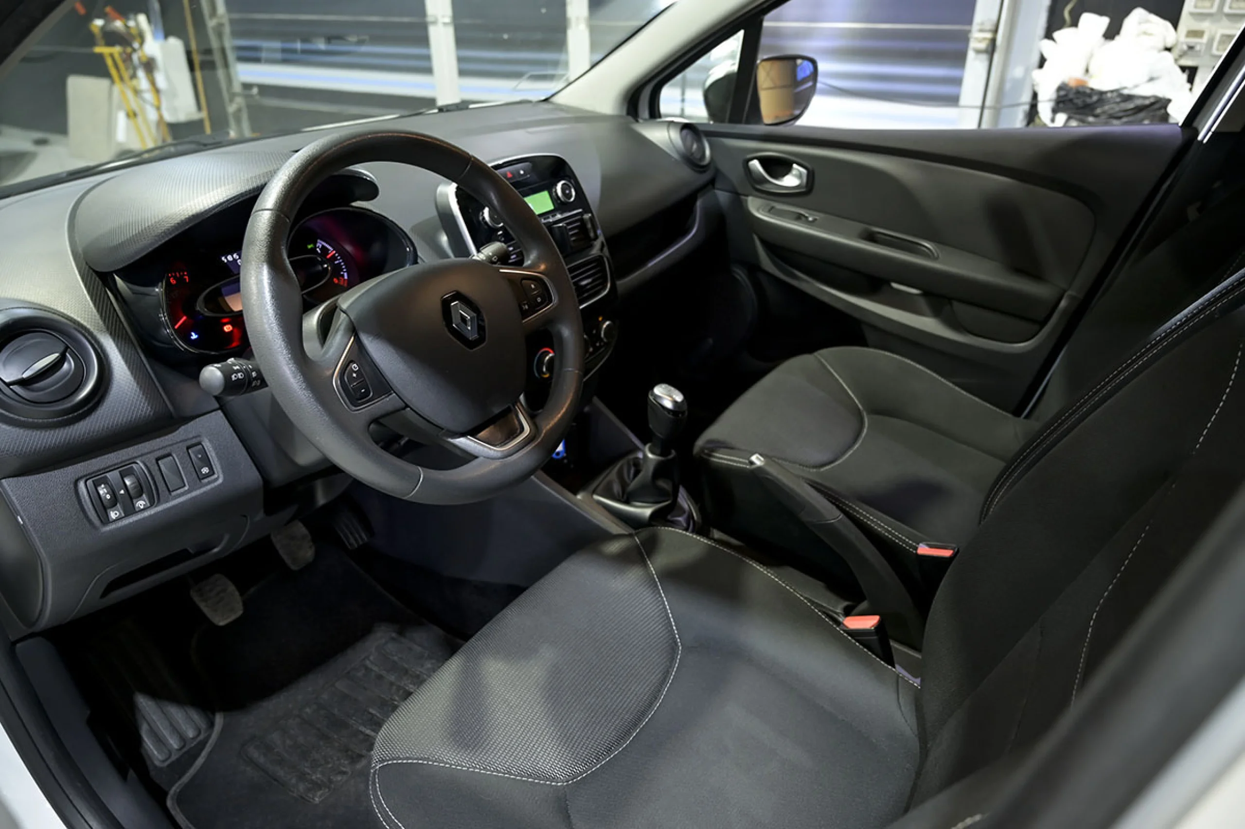 Renault Clio Business TCe 55kW 75CV 18 - Foto 6