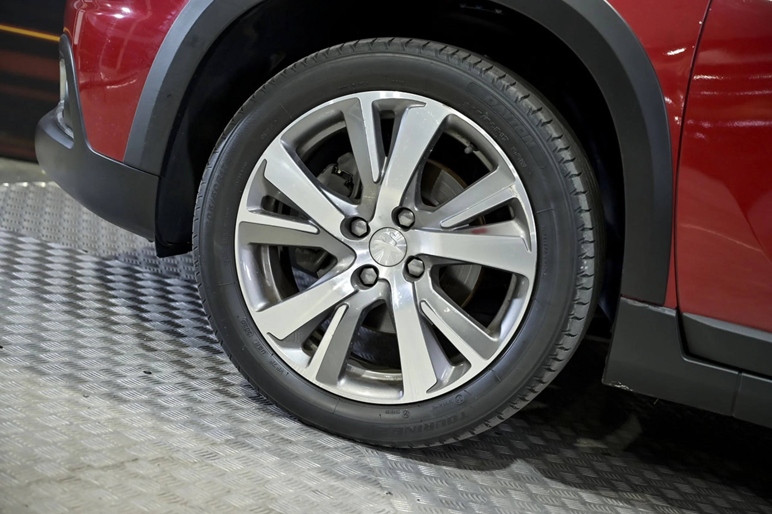 Peugeot 2008 Allure BlueHDi 120 SS EAT6 - Foto 14