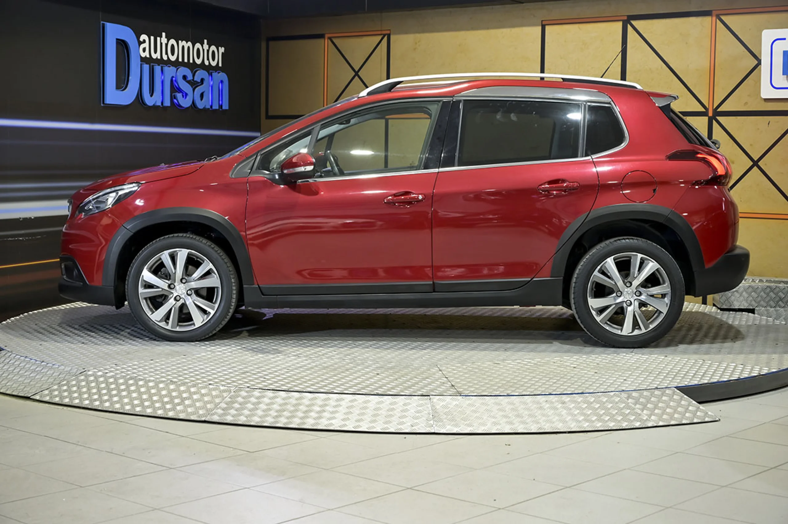 Peugeot 2008 Allure BlueHDi 120 SS EAT6 - Foto 19