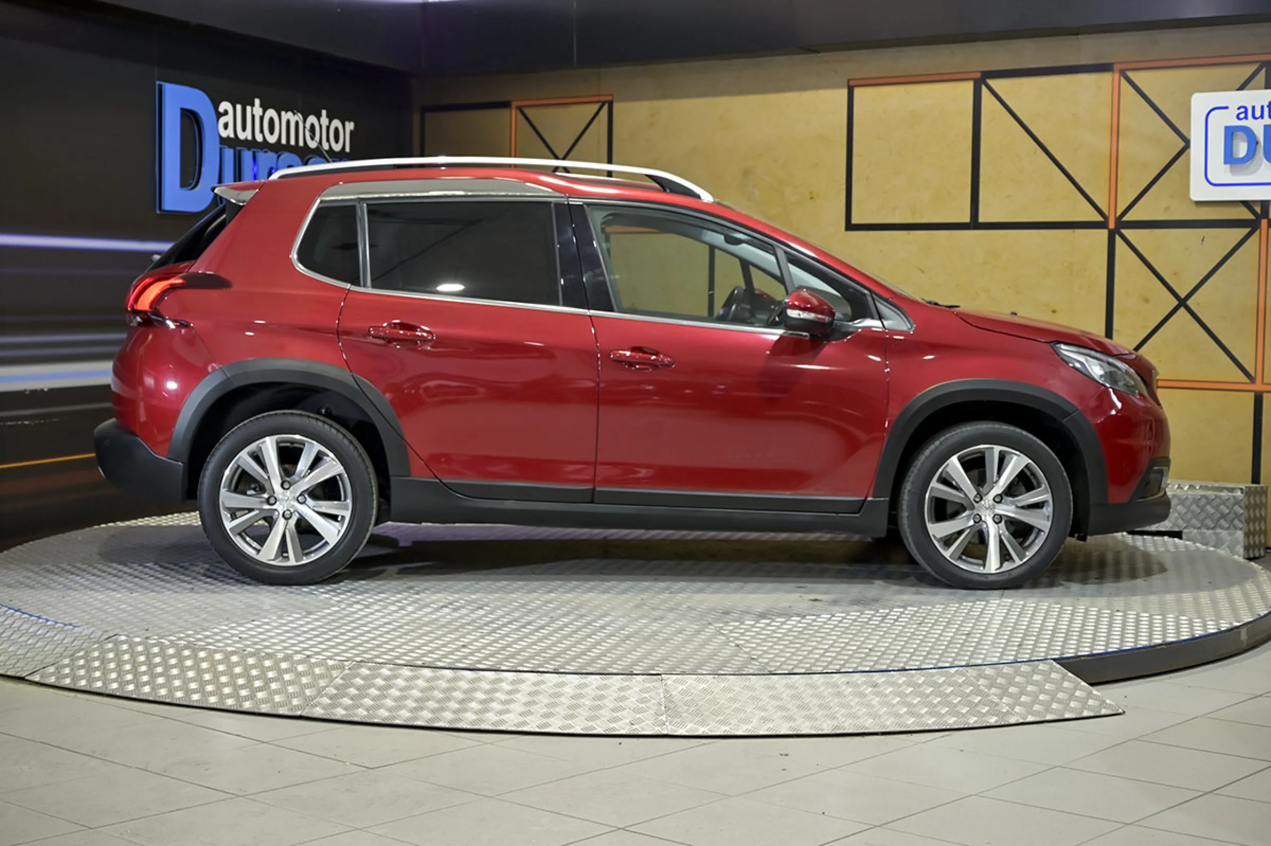 Peugeot 2008 Allure BlueHDi 120 SS EAT6 - Foto 20