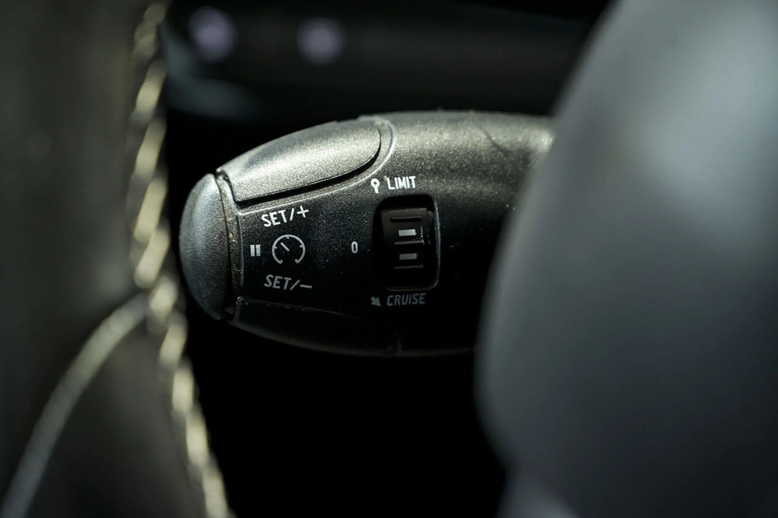 Peugeot 2008 Allure BlueHDi 120 SS EAT6 - Foto 24