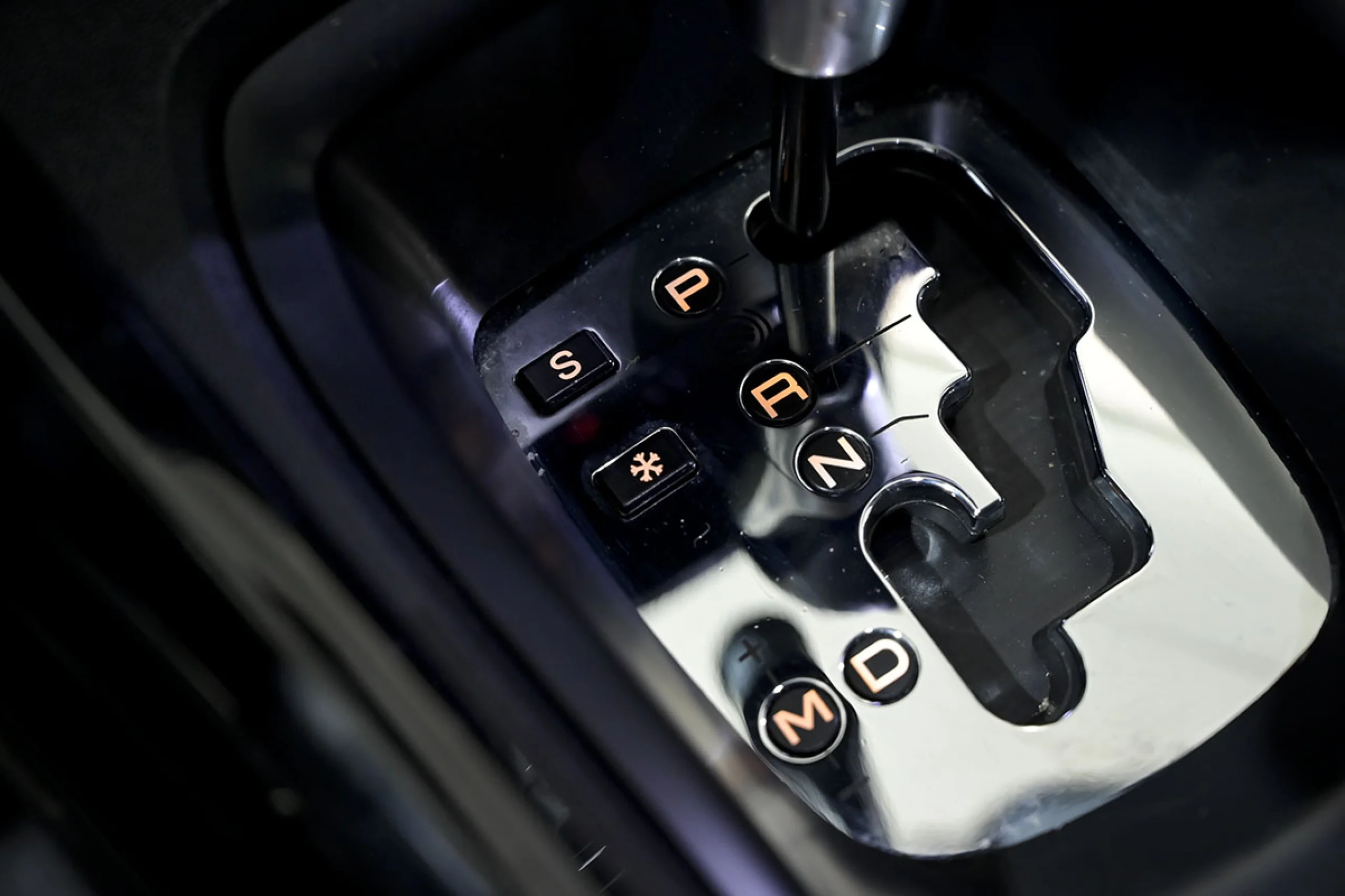 Peugeot 2008 Allure BlueHDi 120 SS EAT6 - Foto 38