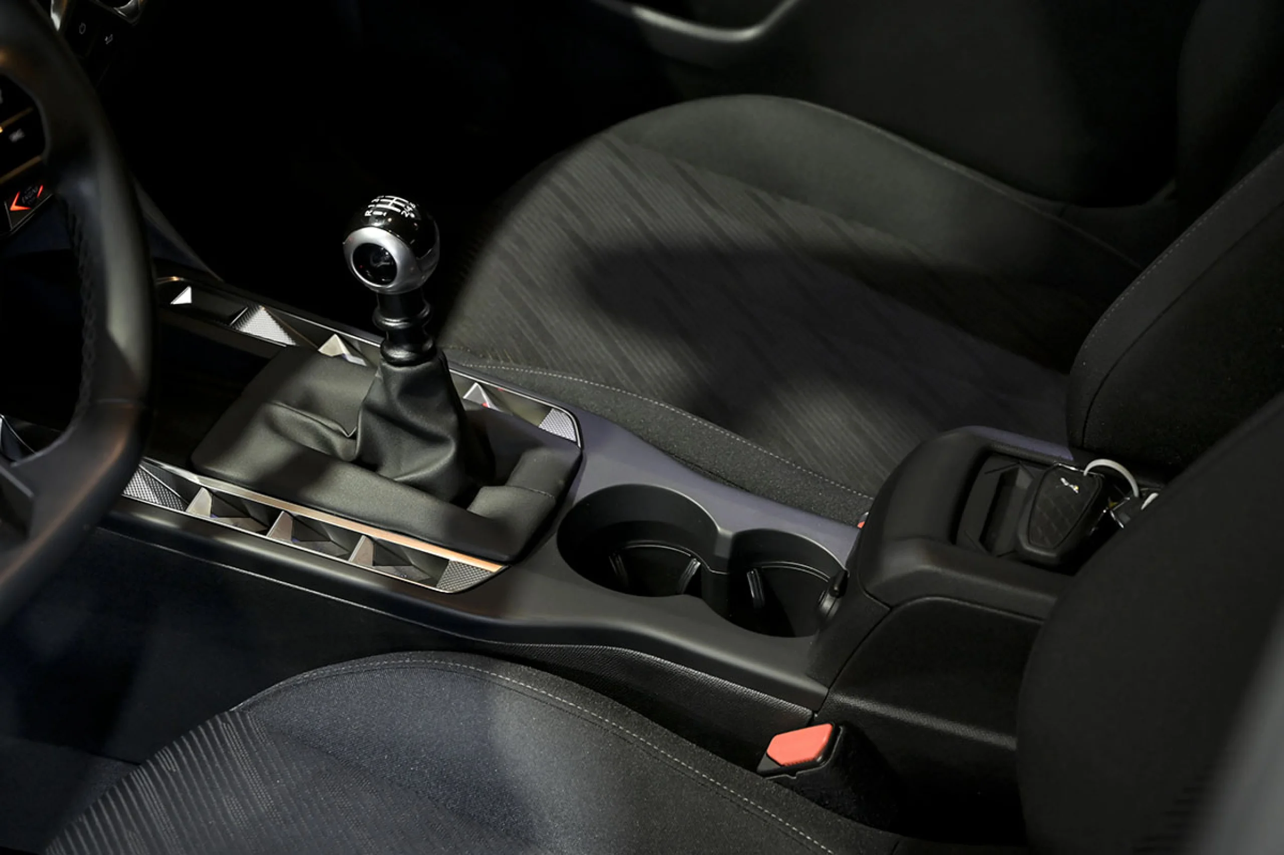 DS DS3 Crossback DS 3 Crossback BlueHDi 81 kW Manual MONTMARTRE - Foto 29