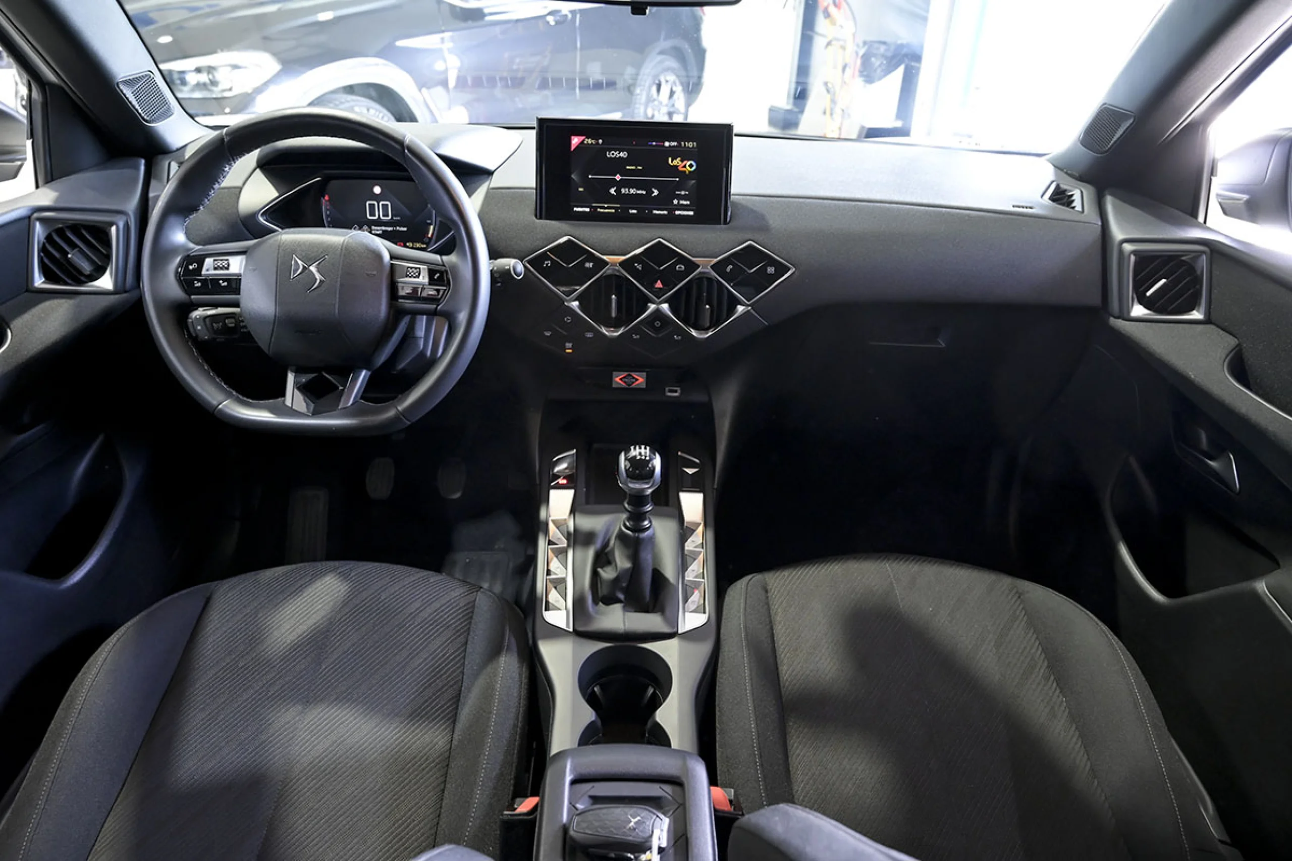 DS DS3 Crossback DS 3 Crossback BlueHDi 81 kW Manual MONTMARTRE - Foto 8