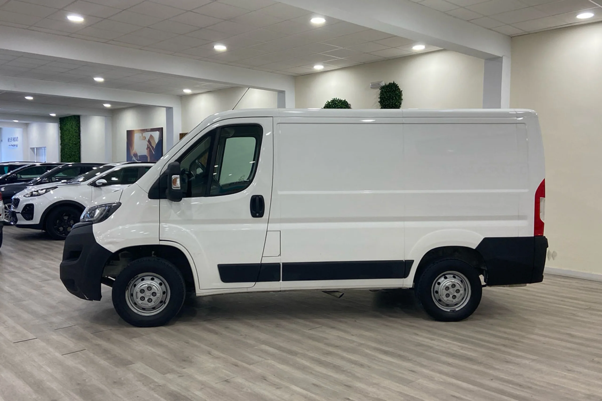 Peugeot Boxer 330 L1 H1 BHDI 88kW 120CV SS 6 Vel. M - Foto 15