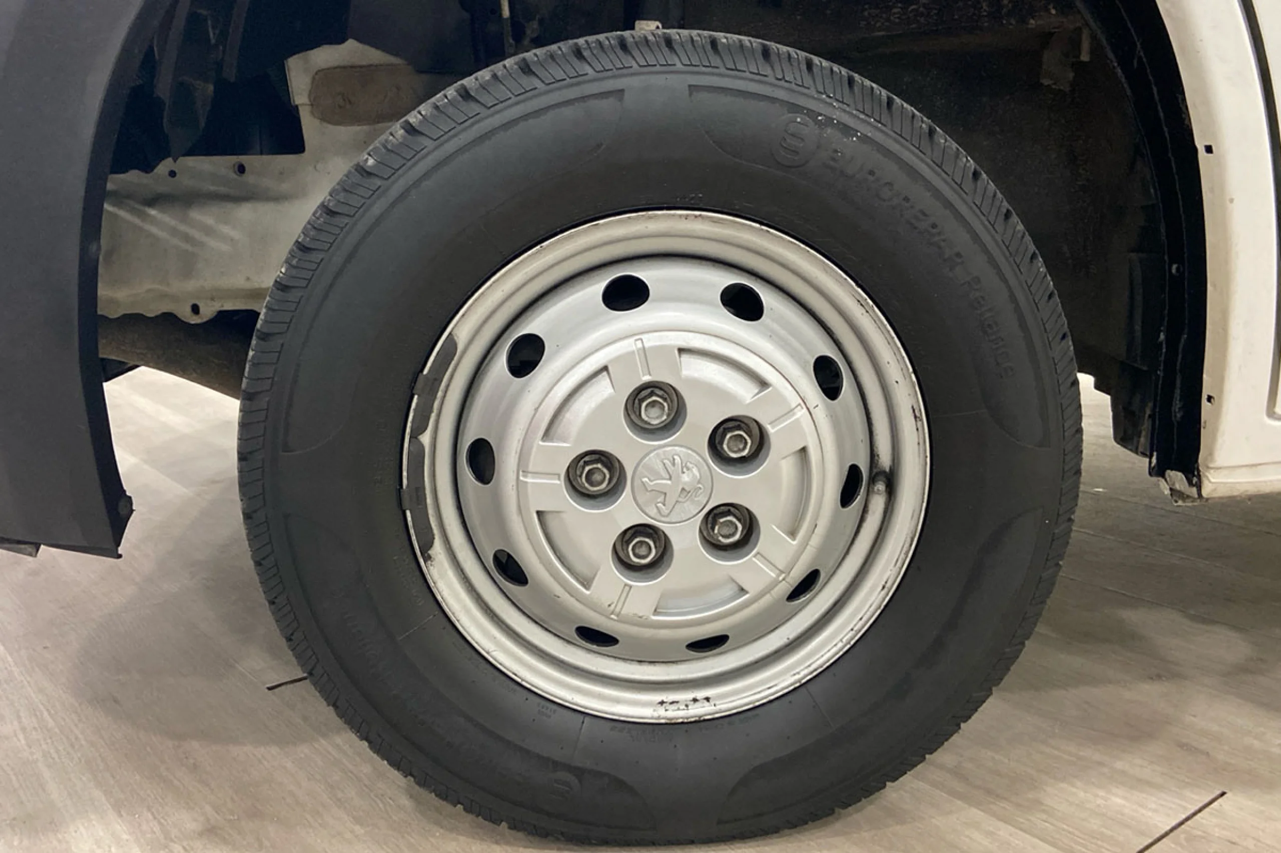 Peugeot Boxer 330 L1 H1 BHDI 88kW 120CV SS 6 Vel. M - Foto 12