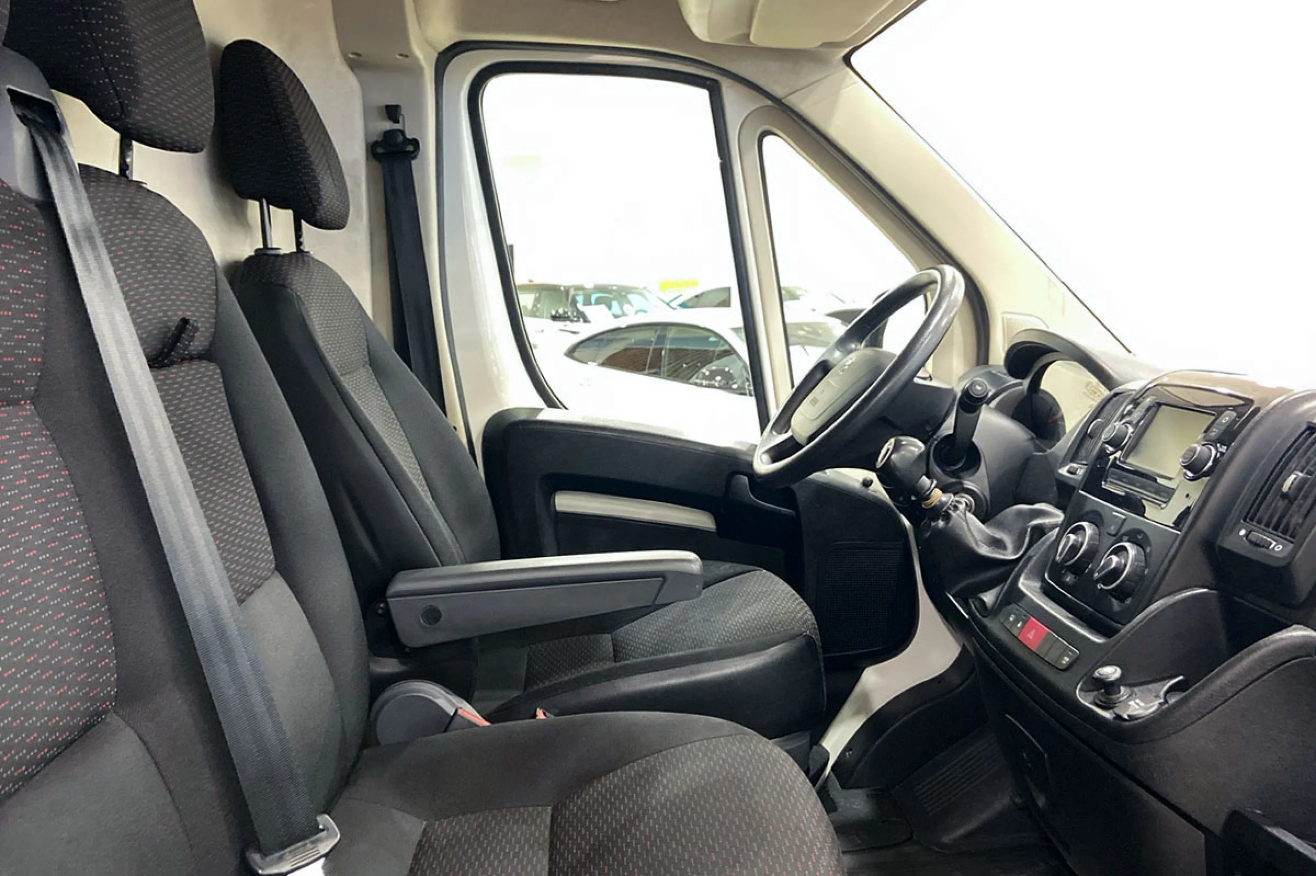 Peugeot Boxer 330 L1 H1 BHDI 88kW 120CV SS 6 Vel. M - Foto 14