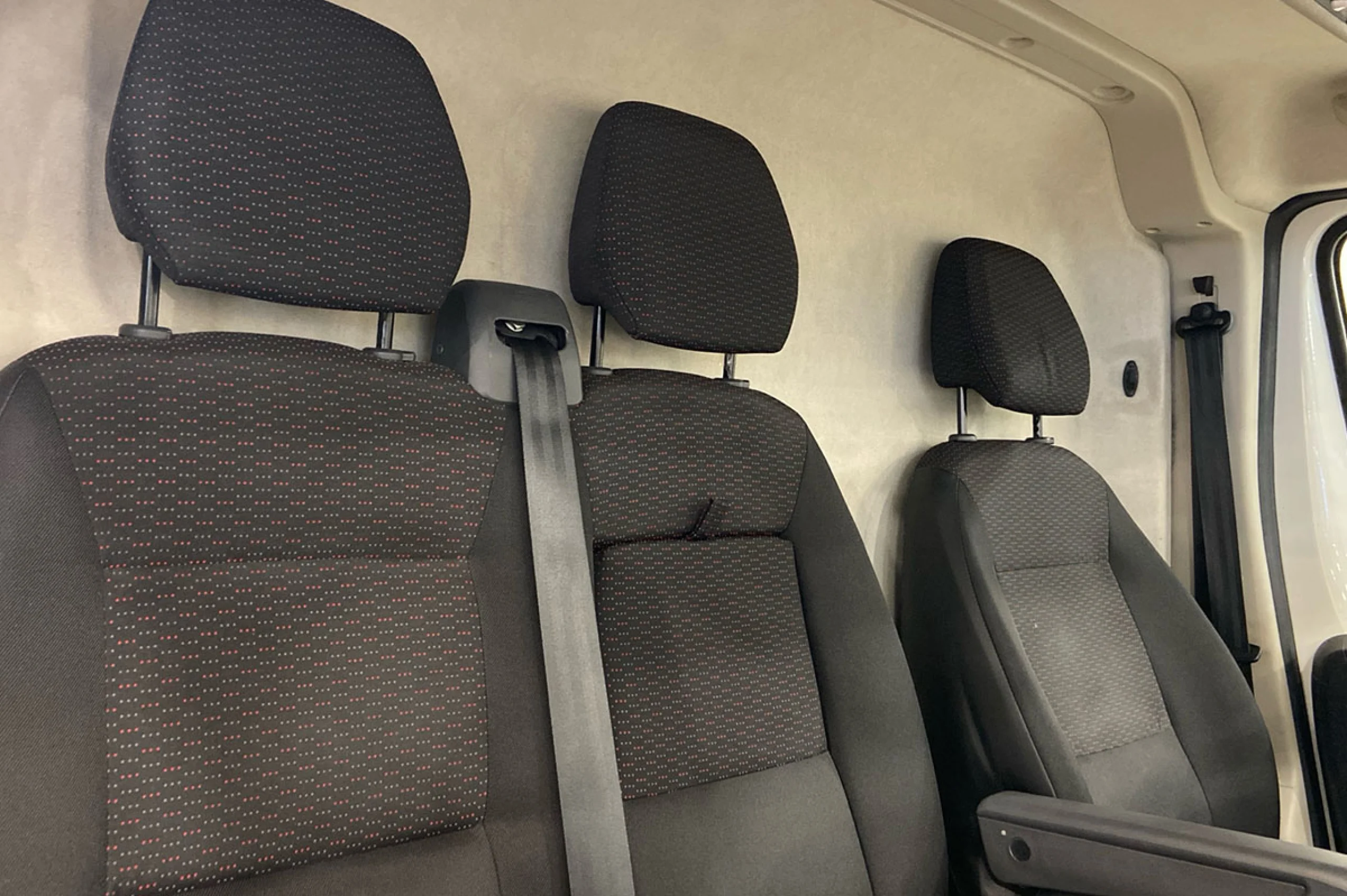 Peugeot Boxer 330 L1 H1 BHDI 88kW 120CV SS 6 Vel. M - Foto 13