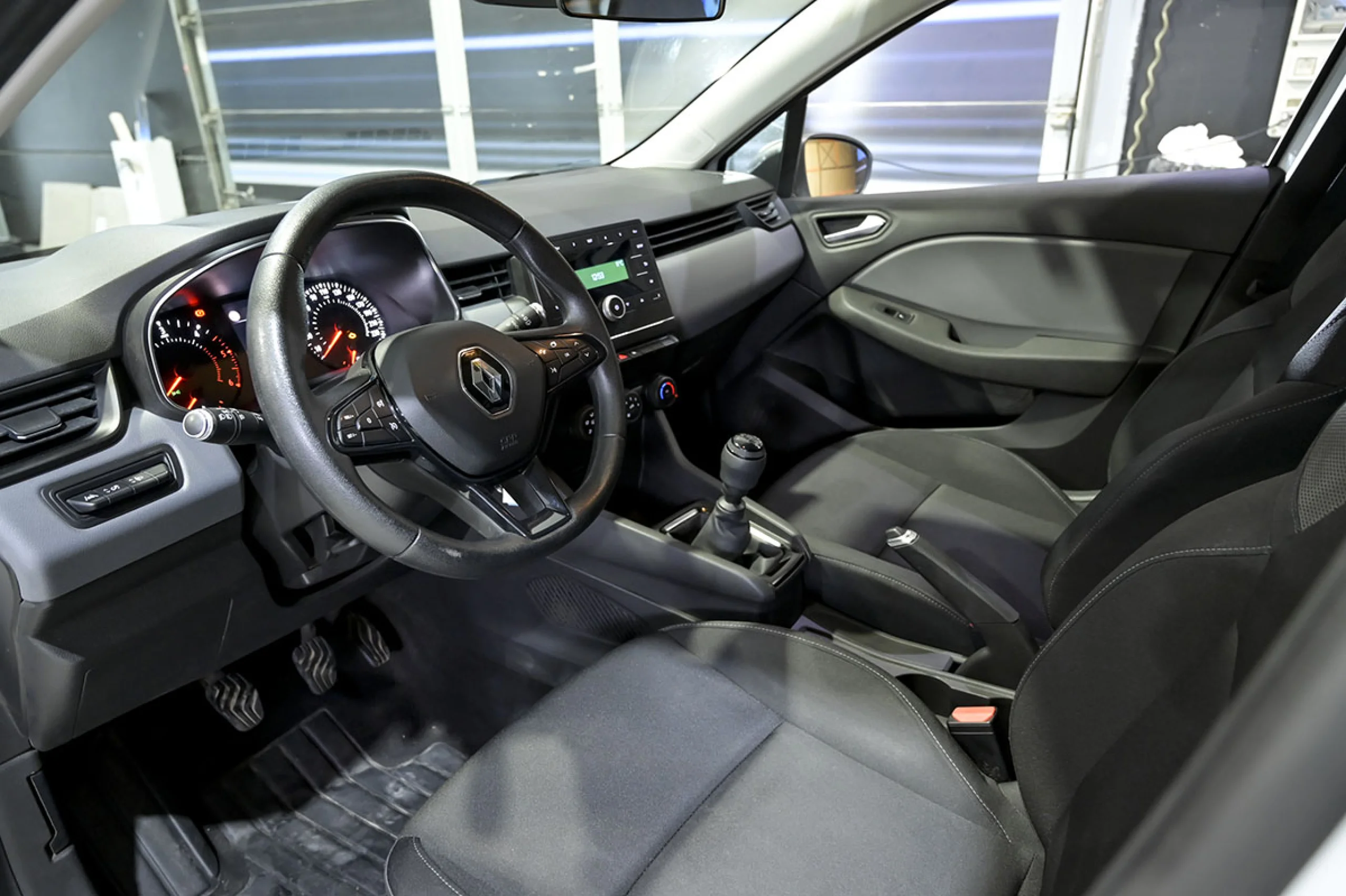 Renault Clio Business Blue dCi 63 kW 85CV - Foto 6