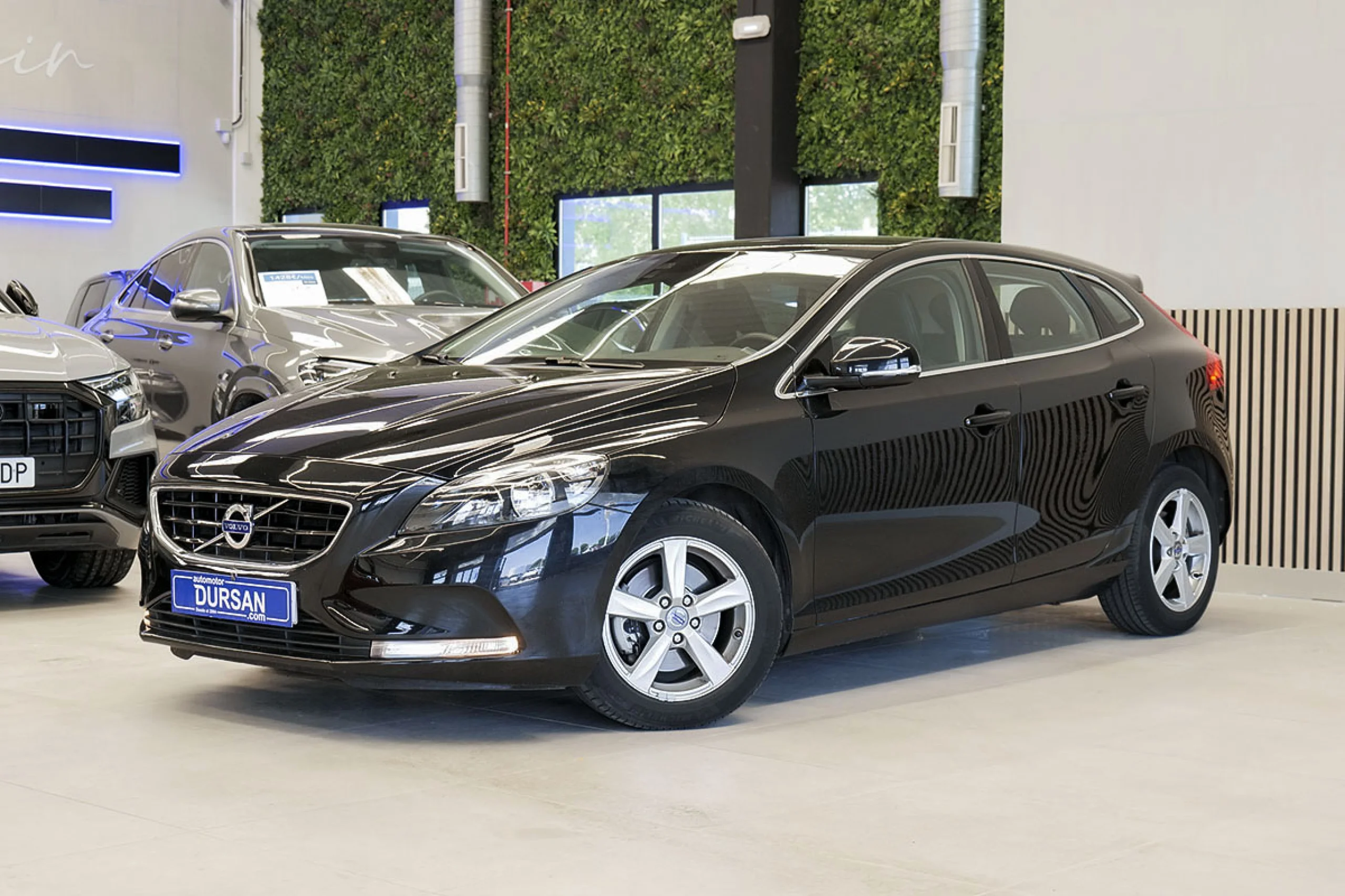 Volvo V40 1.6 T4 Momentum Auto - Foto 1