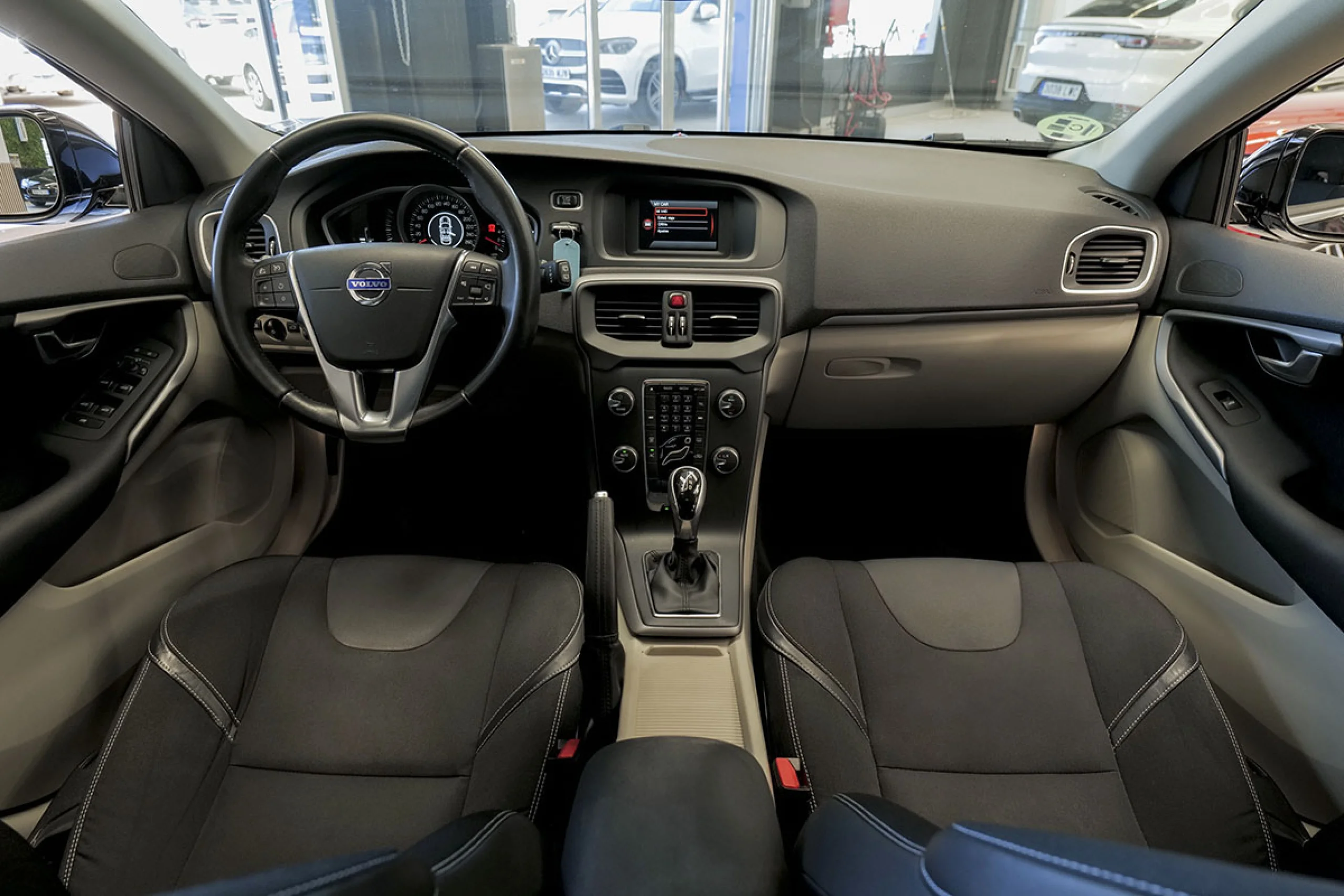 Volvo V40 1.6 T4 Momentum Auto - Foto 6