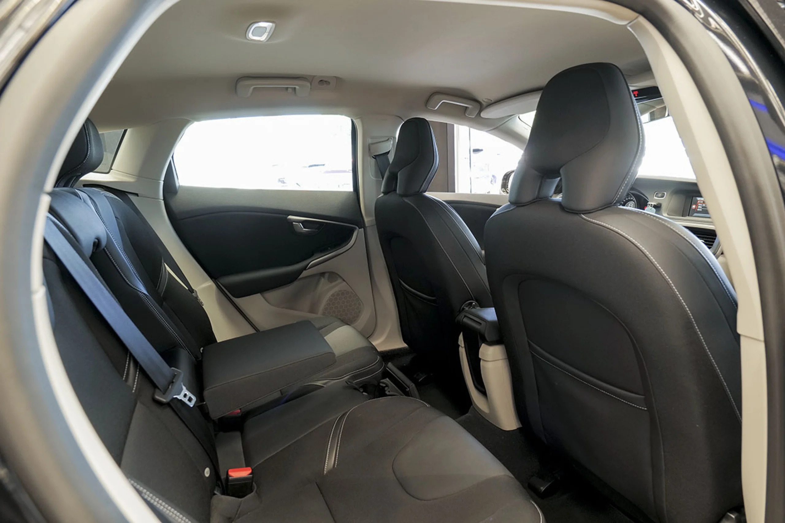 Volvo V40 1.6 T4 Momentum Auto - Foto 13