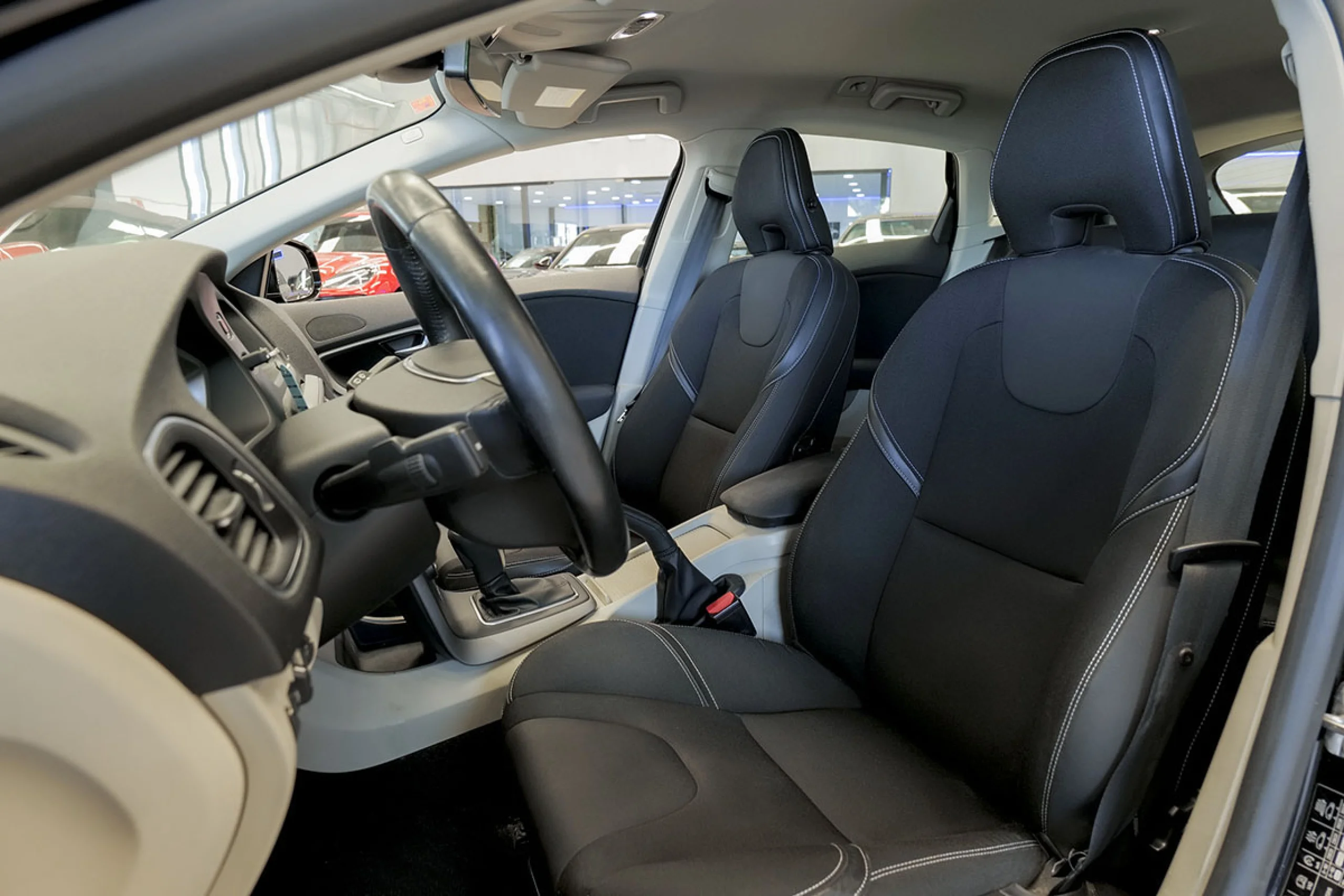 Volvo V40 1.6 T4 Momentum Auto - Foto 21
