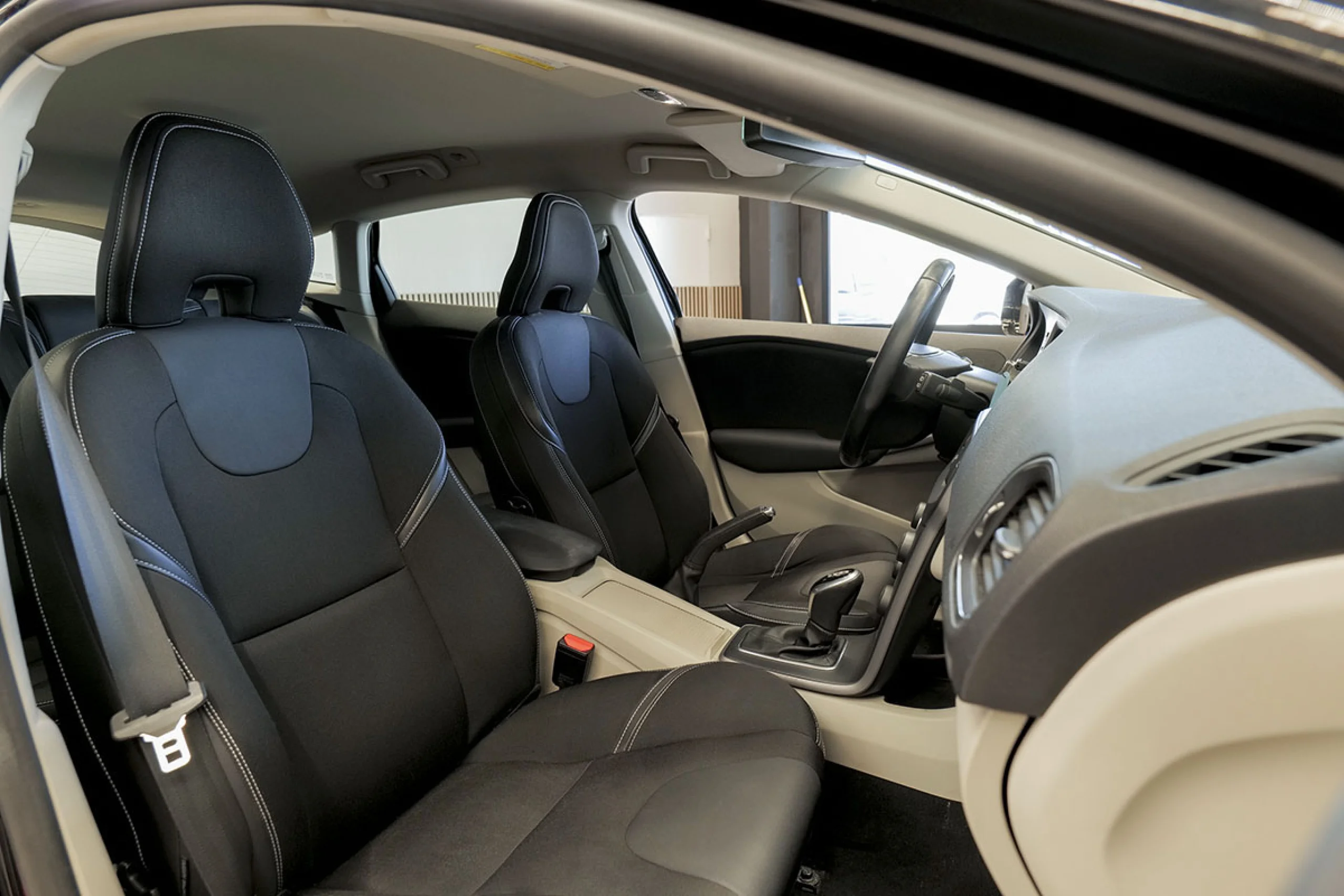 Volvo V40 1.6 T4 Momentum Auto - Foto 26