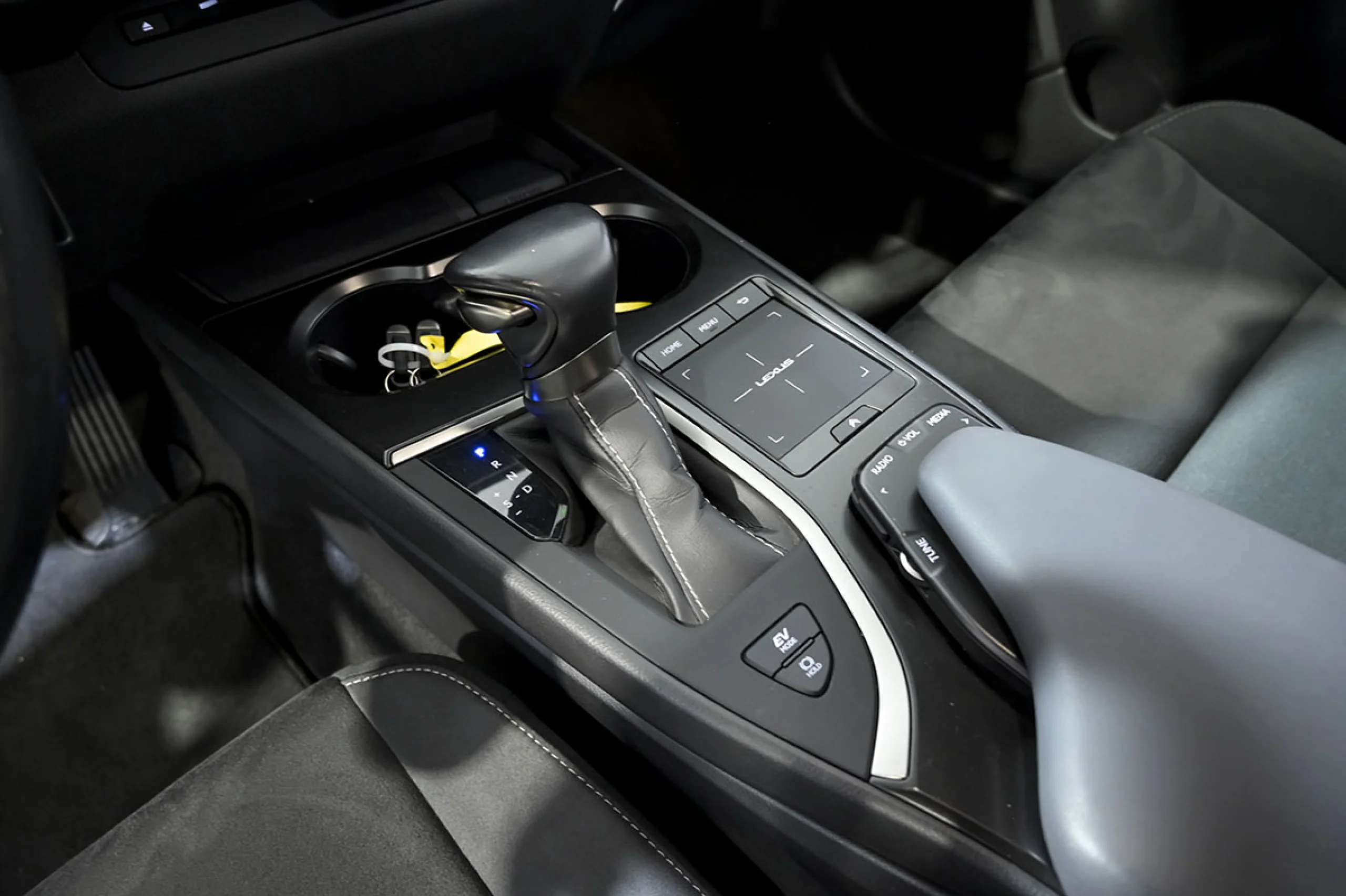 Lexus UX 250h UX 2.0 250h Business - Foto 36