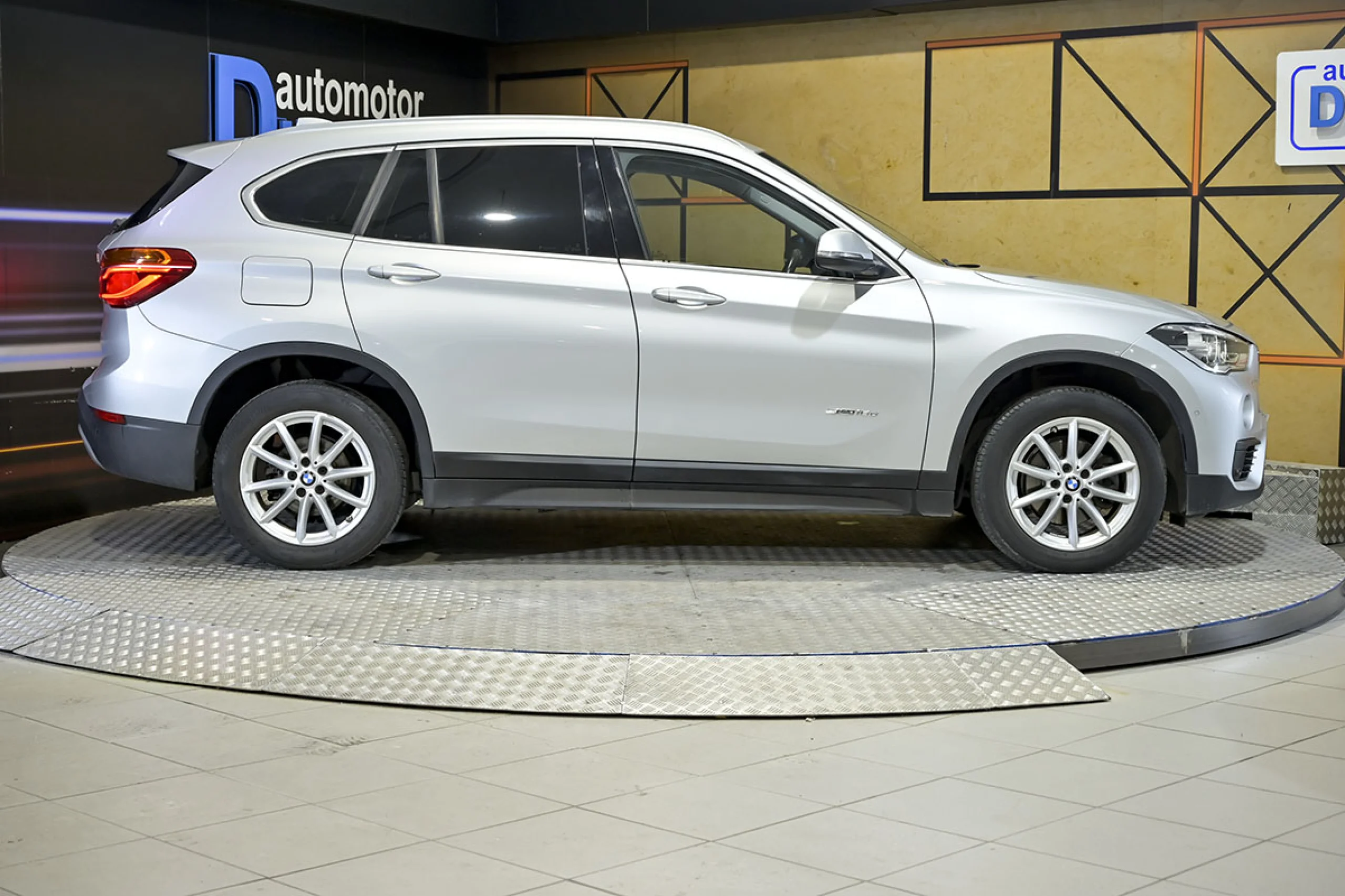 BMW X1 sDrive18d Business - Foto 18