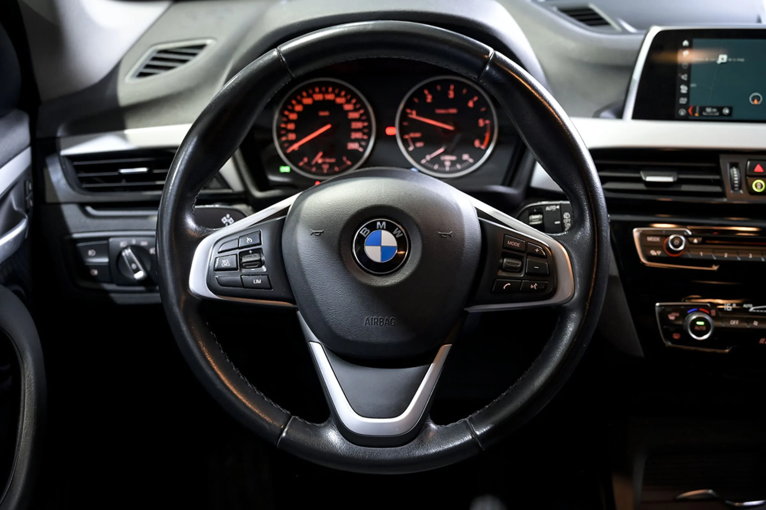 BMW X1 sDrive18d Business - Foto 24