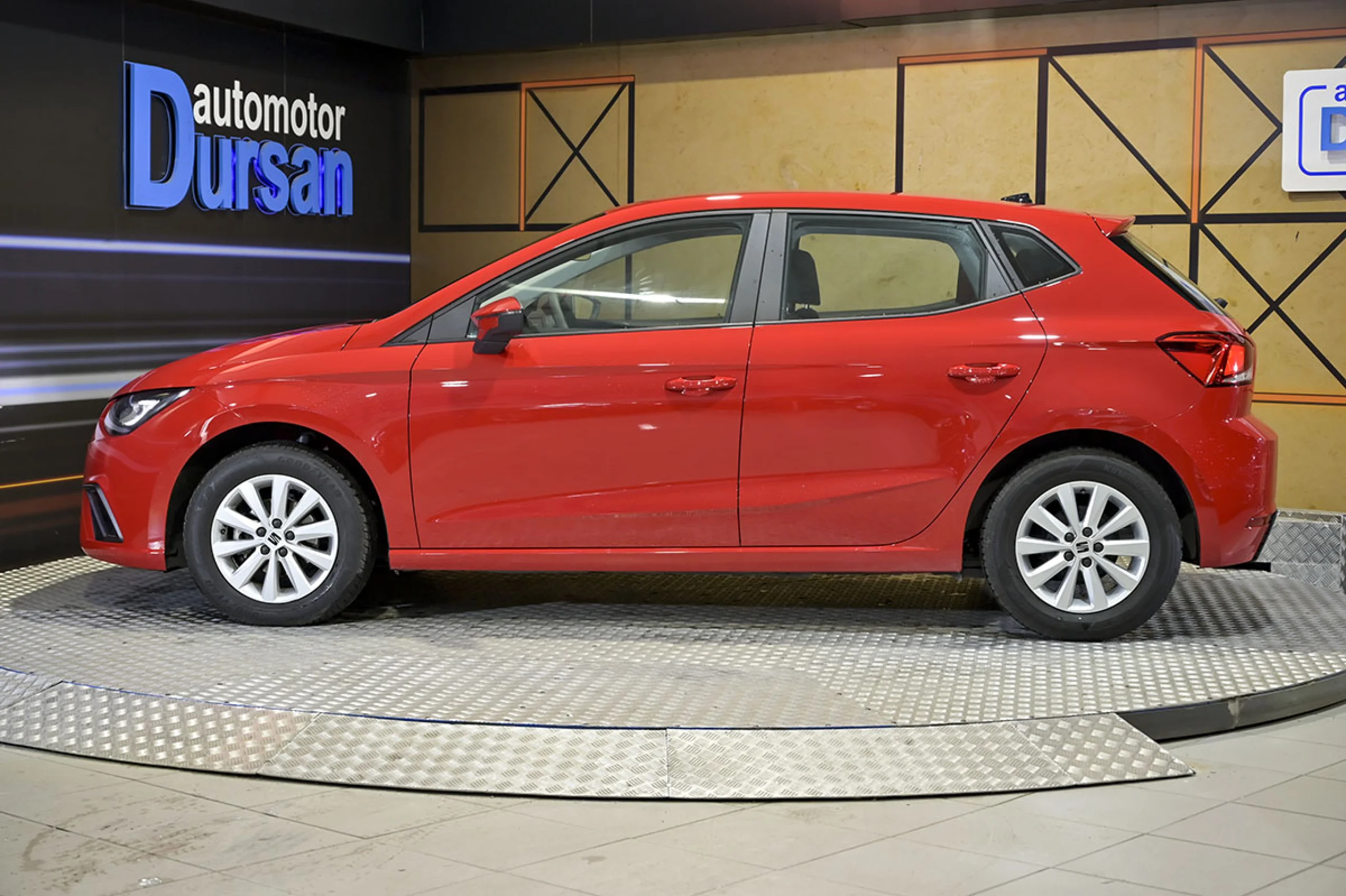 Seat Ibiza 1.0 MPI 59kW 80CV Reference XL - Foto 18