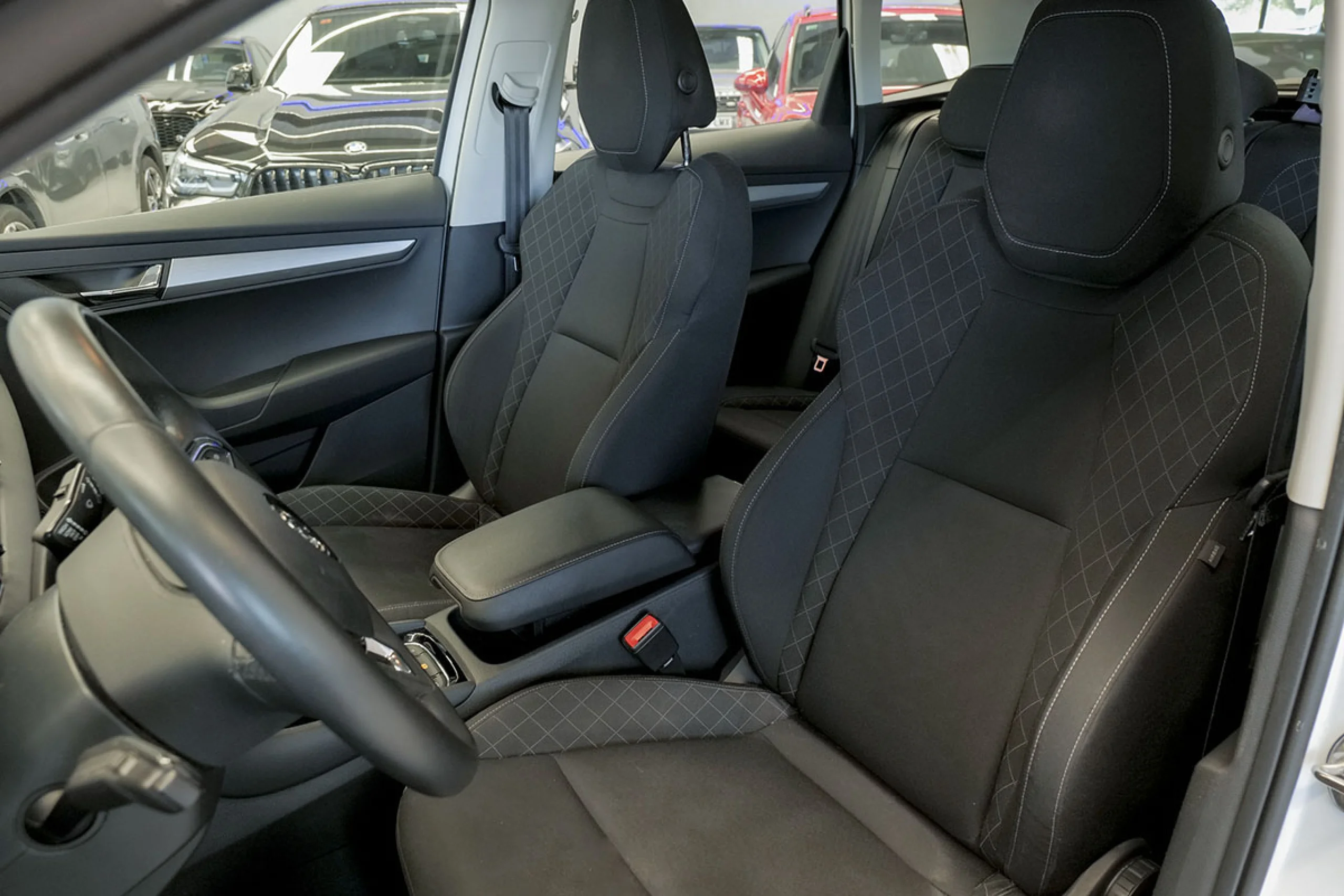 Skoda Karoq 1.5 TSI 110kW 150CV ACT Ambition - Foto 7