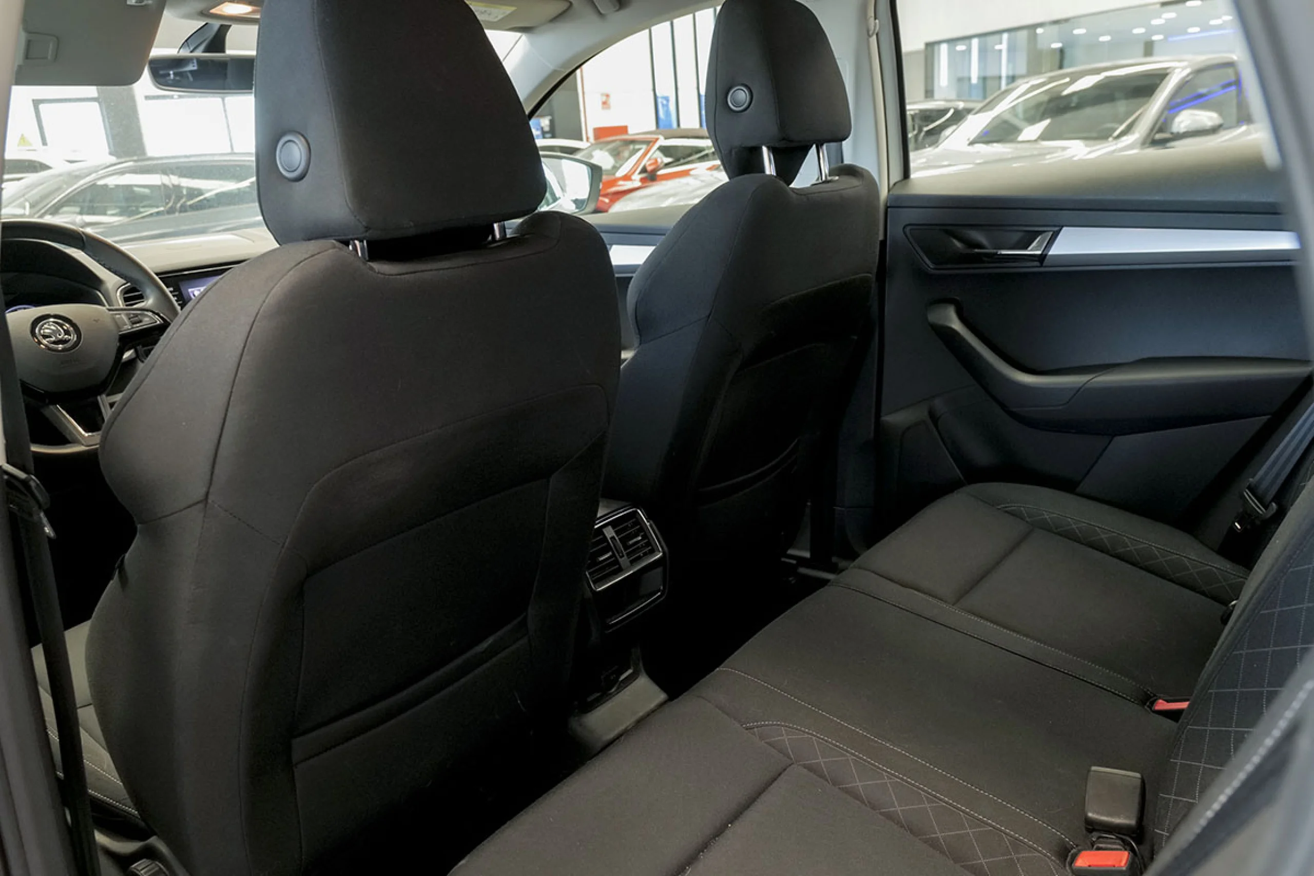 Skoda Karoq 1.5 TSI 110kW 150CV ACT Ambition - Foto 12