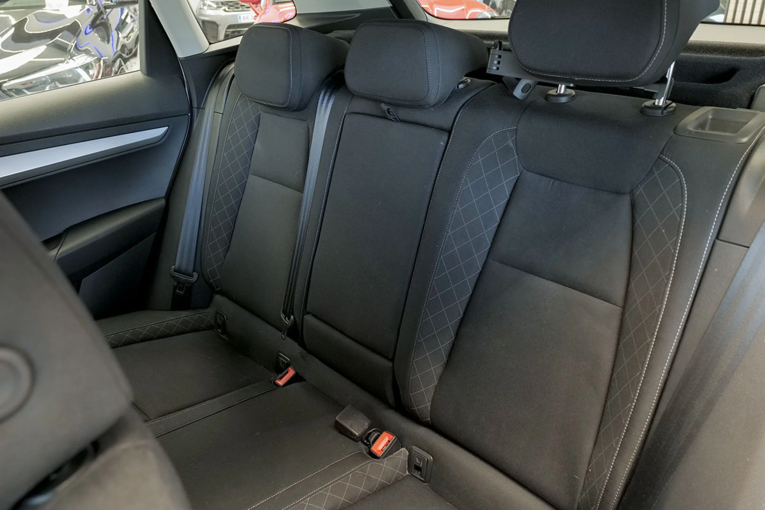 Skoda Karoq 1.5 TSI 110kW 150CV ACT Ambition - Foto 13