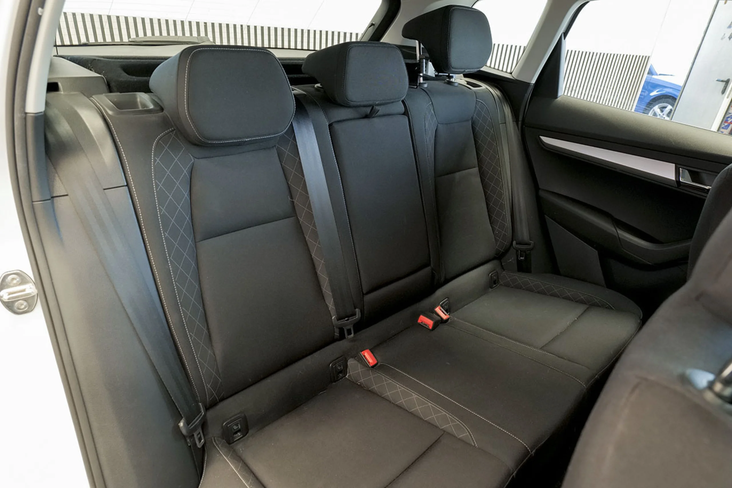 Skoda Karoq 1.5 TSI 110kW 150CV ACT Ambition - Foto 14