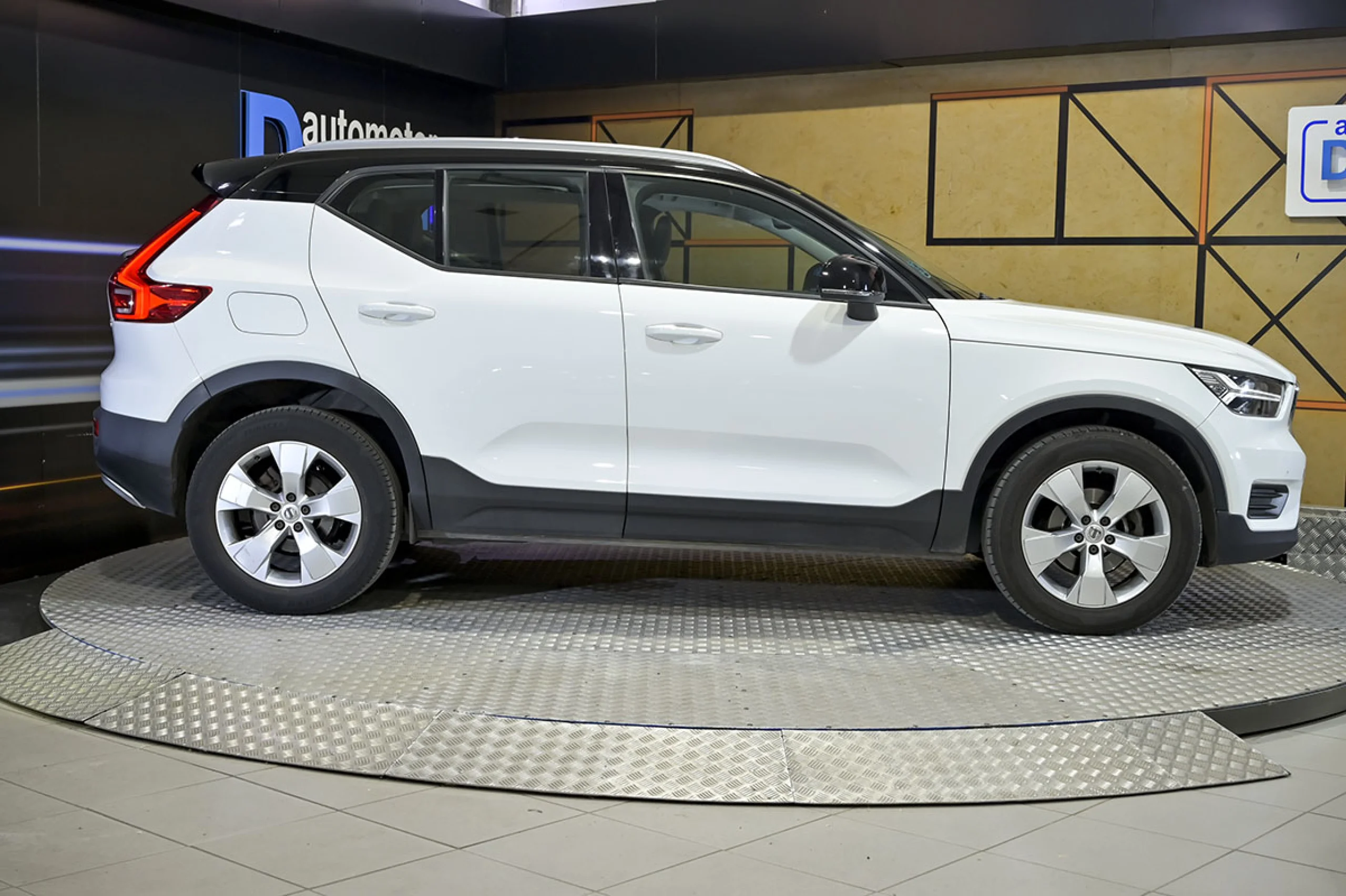 Volvo XC 40 XC40 2.0 D3 Momentum Pro Auto - Foto 20