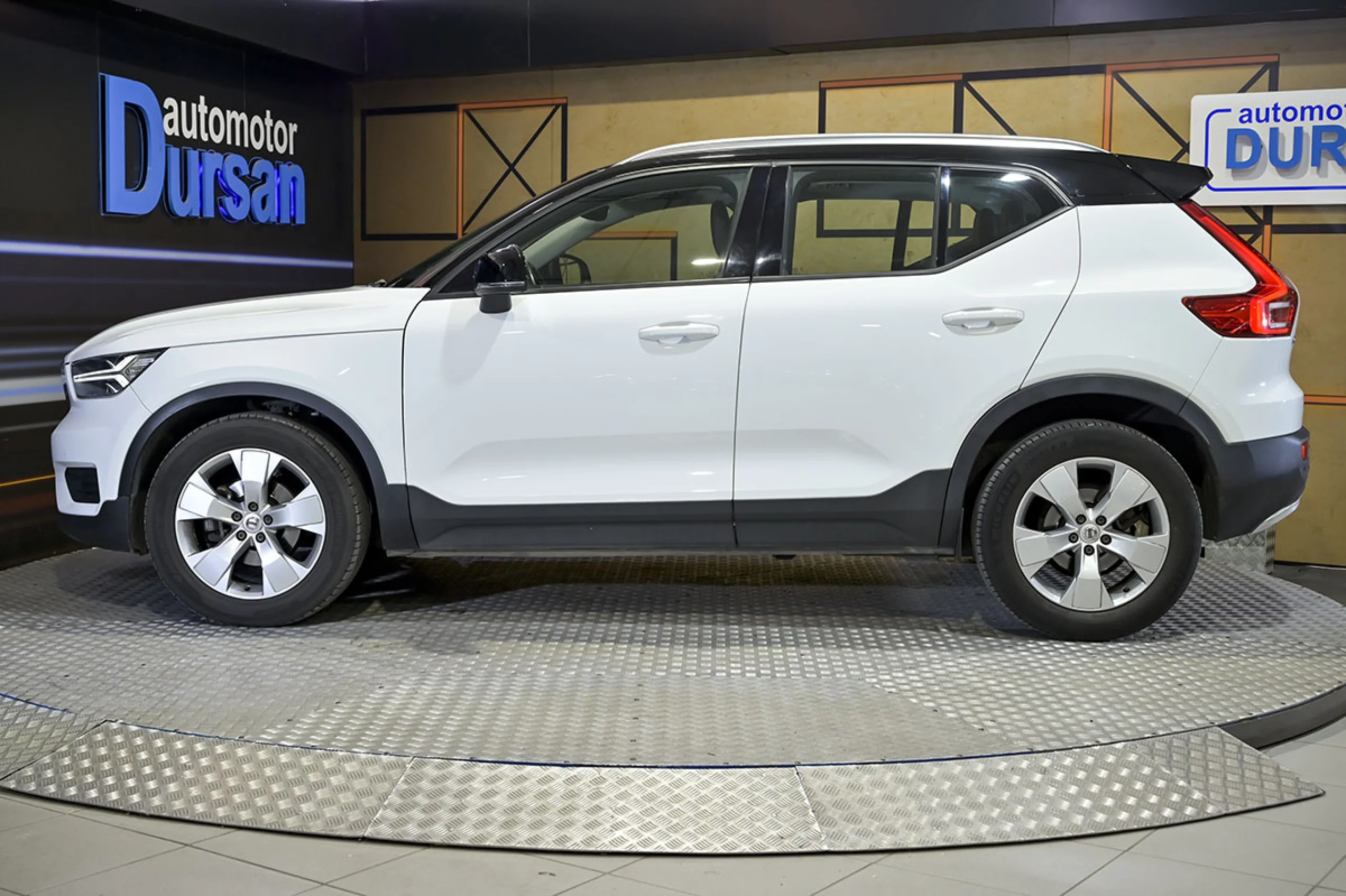 Volvo XC 40 XC40 2.0 D3 Momentum Pro Auto - Foto 19