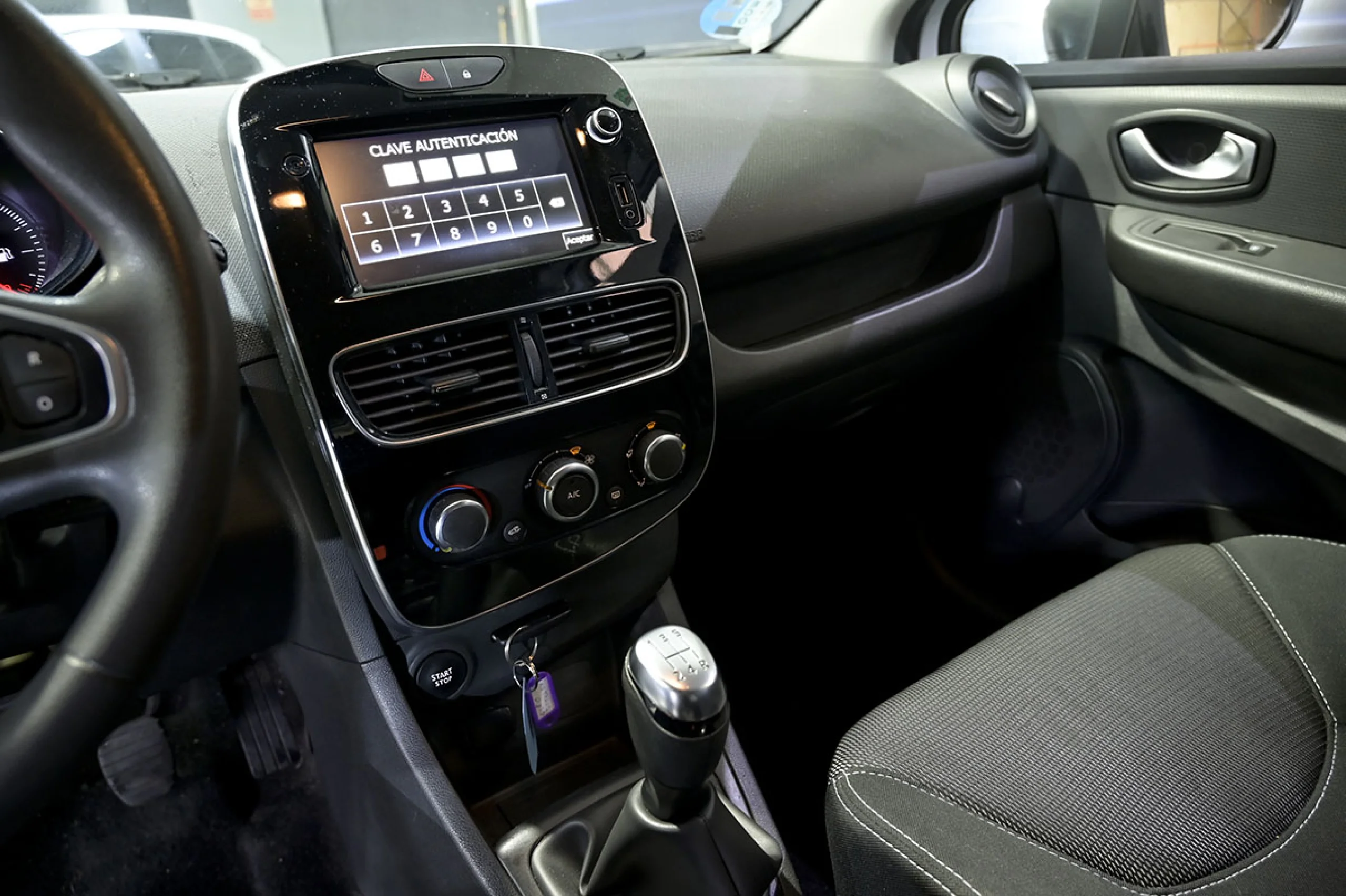 Renault Clio Limited TCe 55kW 75CV 18 - Foto 23